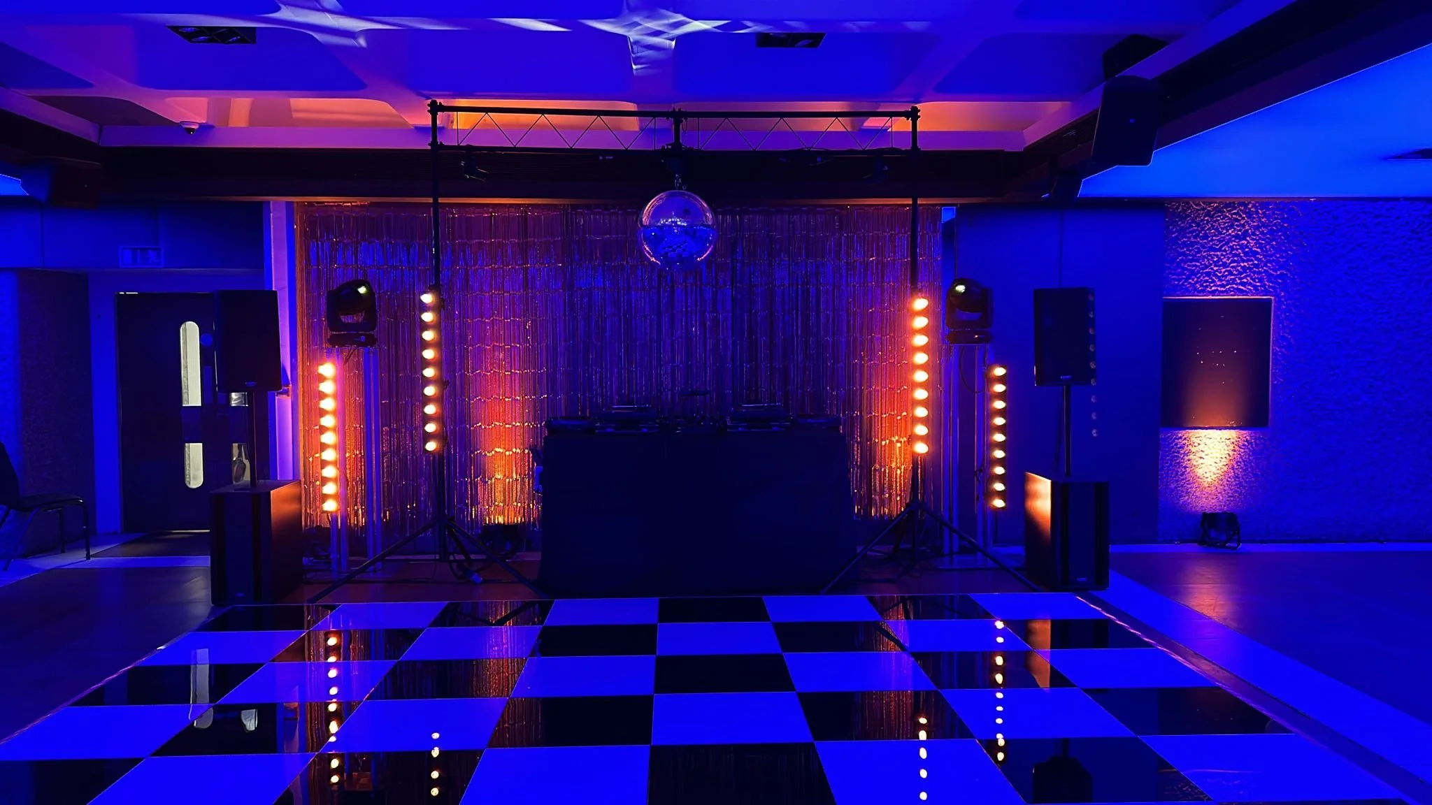 The Power of Lighting: How to Transform a Wedding Venue into an Experience