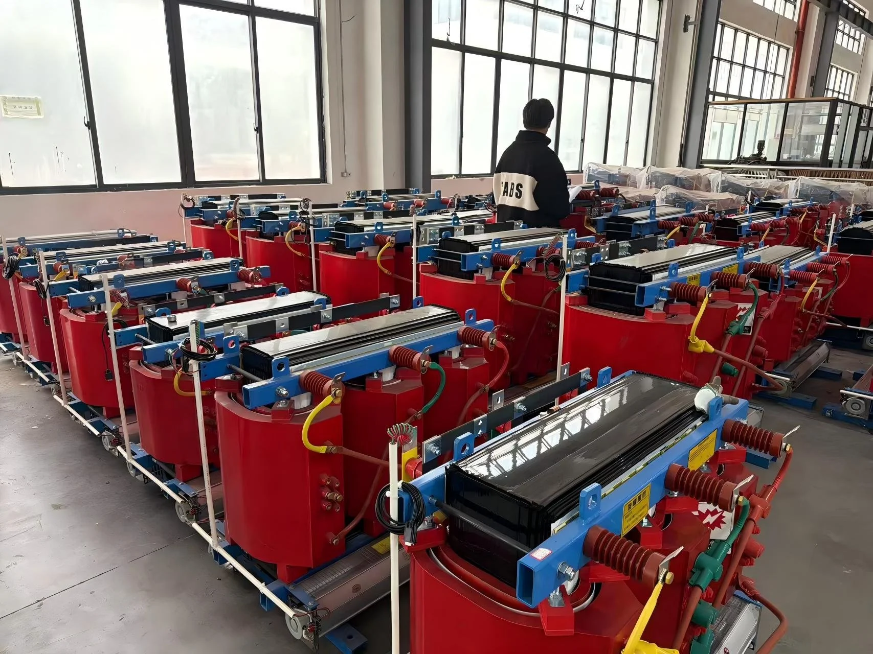 Dry Type Transformer vs Oil Immersed Transformer: Which One Should You Choose?