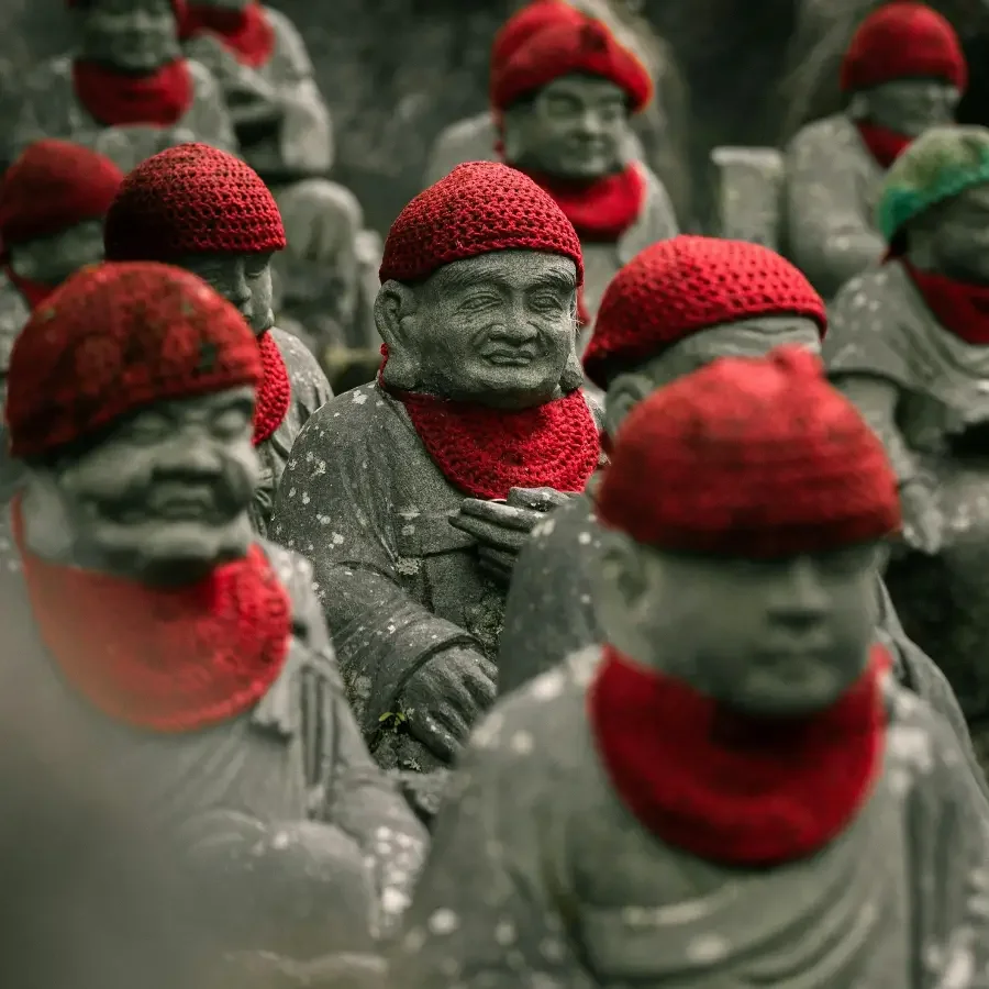 nikko-tour-jizo-statues.webp
