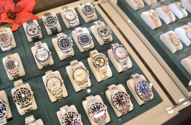 watches-japan-shopping-lexury-roles-AP-cartier-hermes.jpg