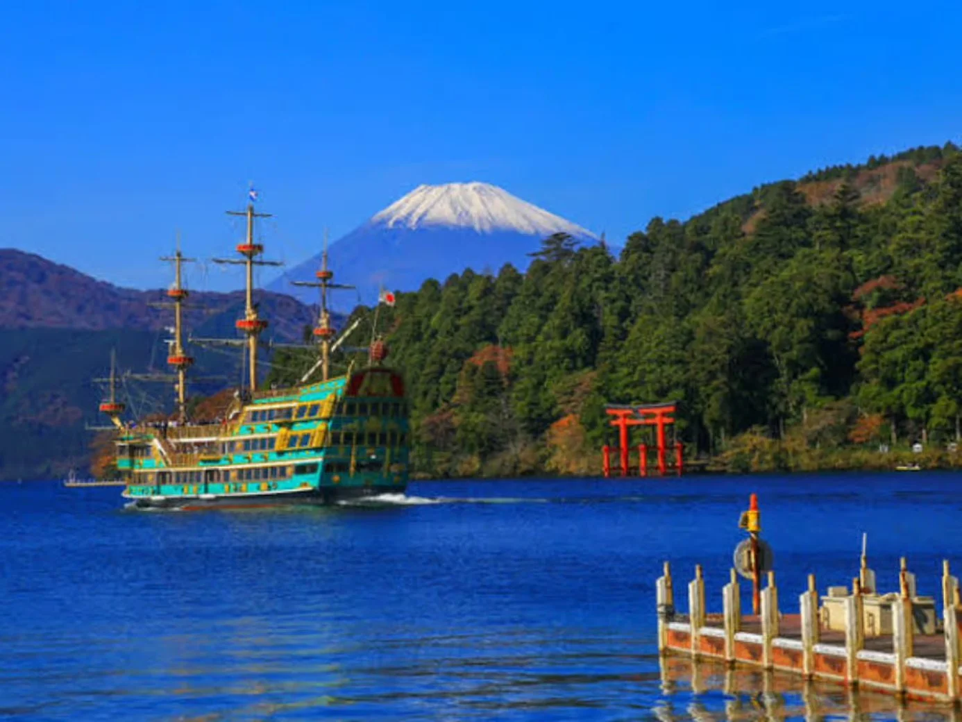 hakone-tour-lake-ashi-boat-mt-fuji-view.jpeg