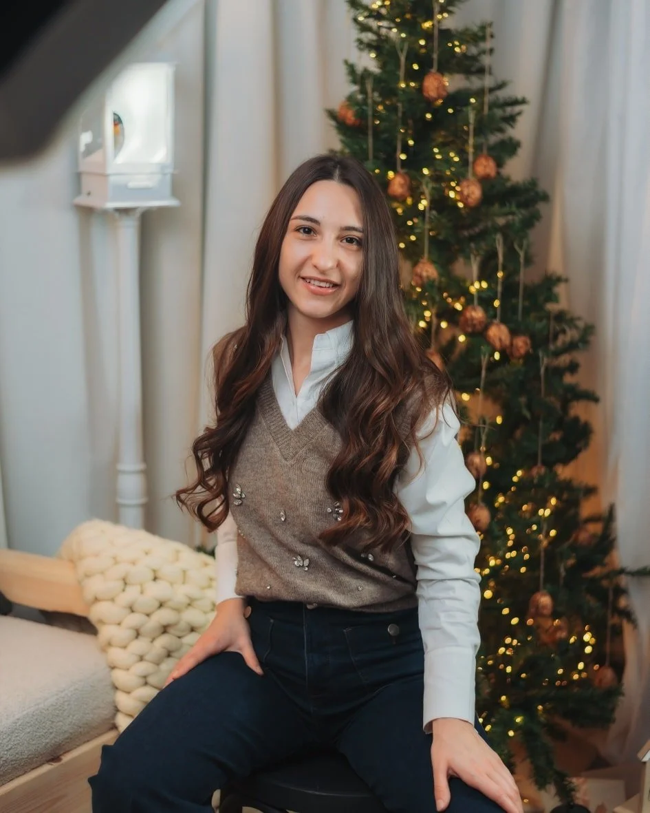 🌲🌲🌲КОЛЕДНА ФОТОСЕСИЯ 2025🌲🌲🌲
Магията продължава до тогава докато все още вярваш в нея.
Ако все още се чудите как да прекарате незабравимо с вашите любими хора. Пишете ни!