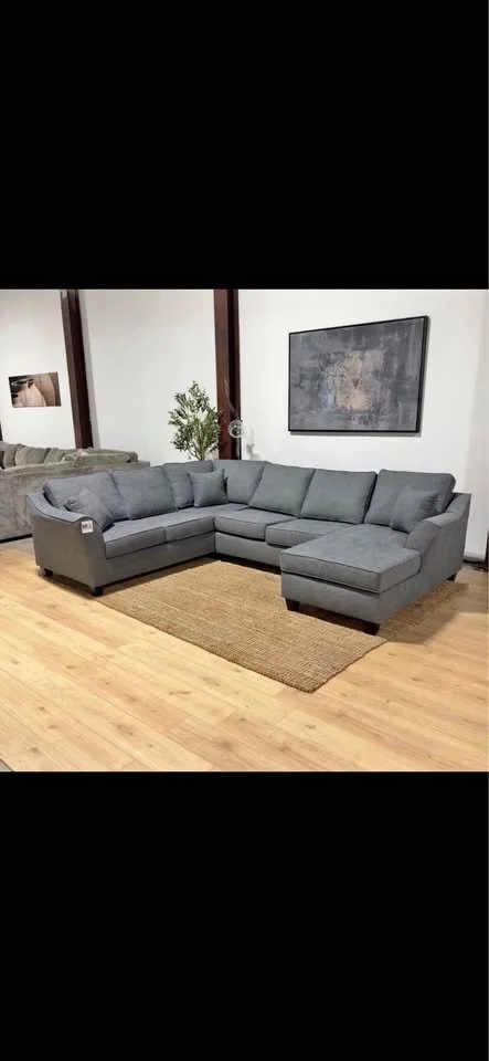 BRAND NEW Grey Sectional Sofa w/ Chaise