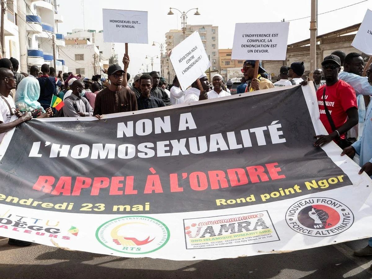 Sénégal : arrestation de 12 hommes homosexuelles au nom de lois anti-LGBT strictes 