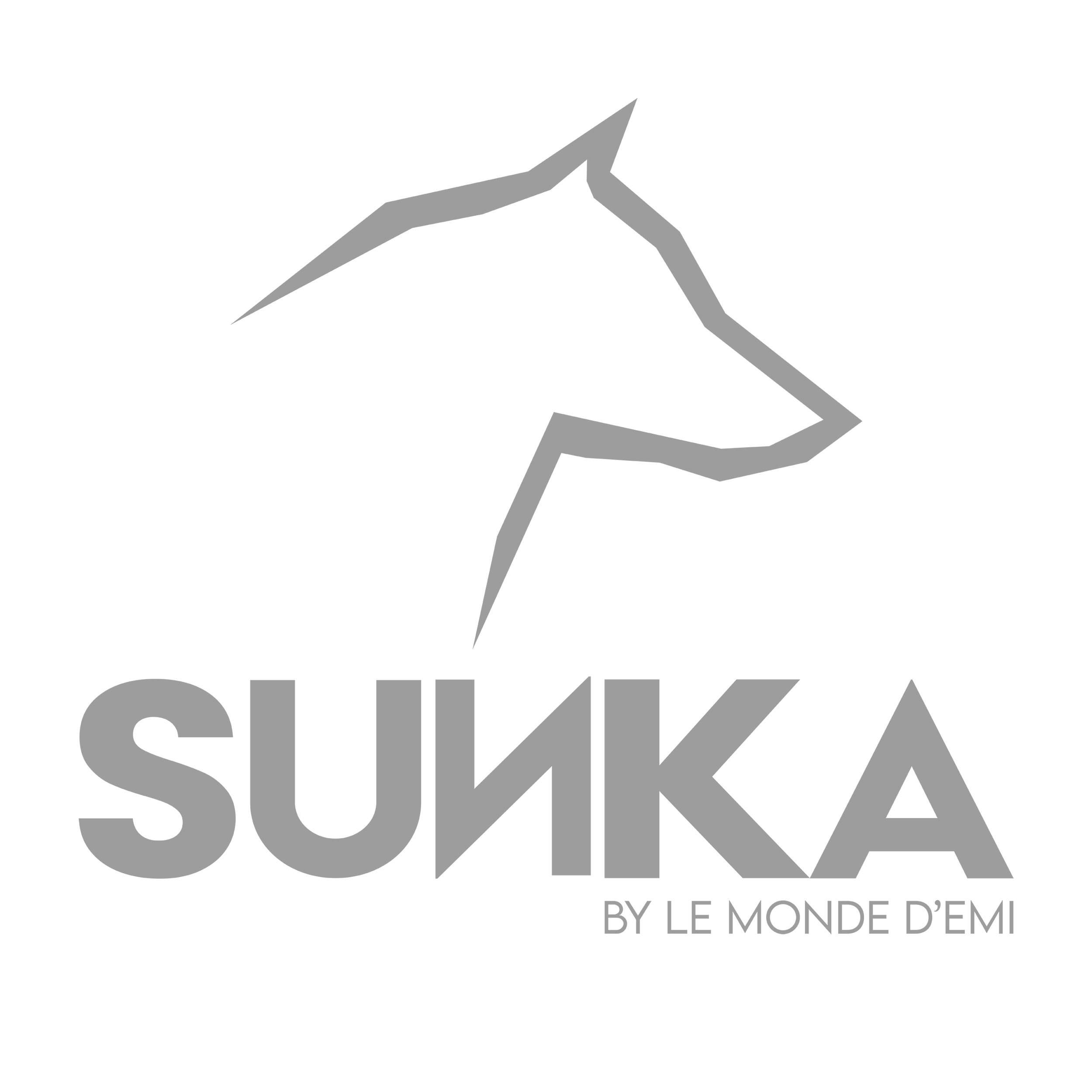 Logo en noir et gris avec un dessin stylisé d'une tête de renard et le texte 'SUKA BY LE MONDE D'EMI'.