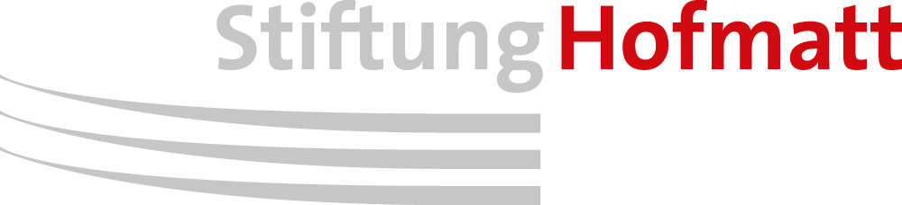 Logo der Stiftung Hofmatt mit grauem und rotem Text und vier schwarzen Linien