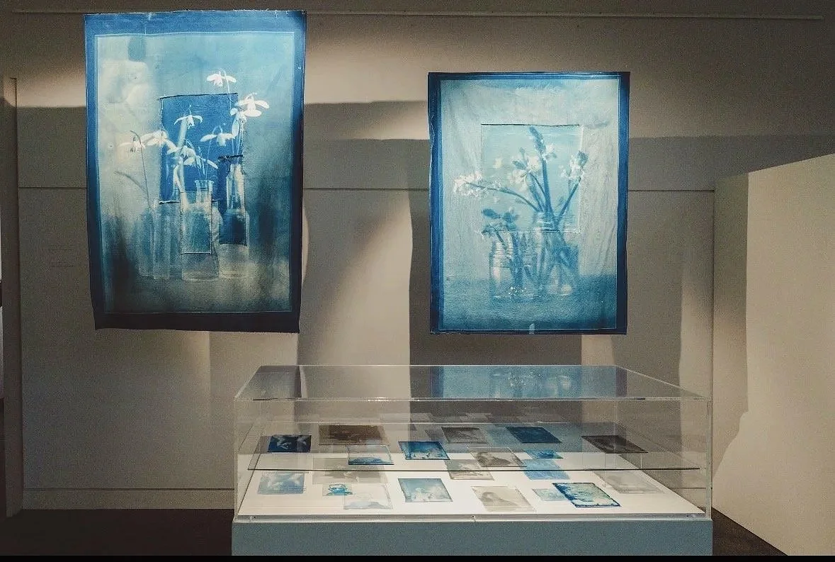 Eileen White_EndlessTurnandReturn_showdrops-glass.jpg