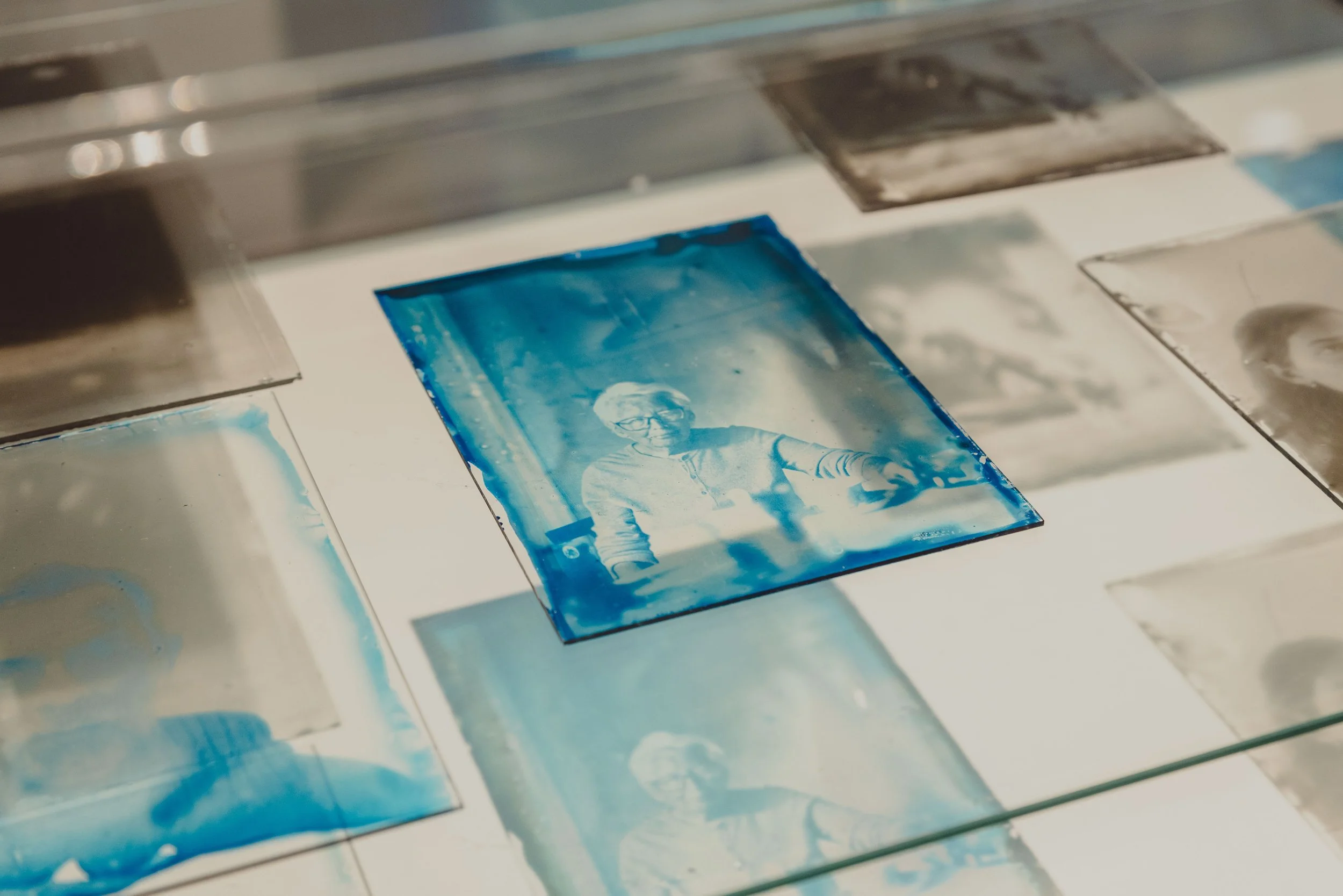 Eileen White_EndlessTurnandReturn_glassmum.jpg