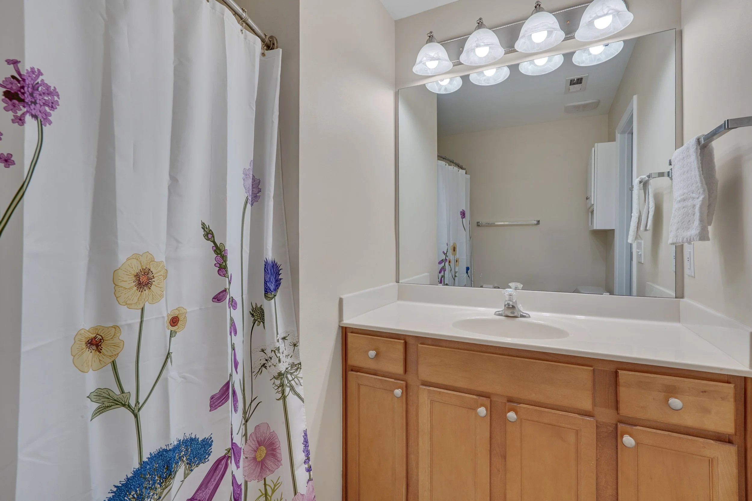 22-2805 Corbett Grove-22.jpg