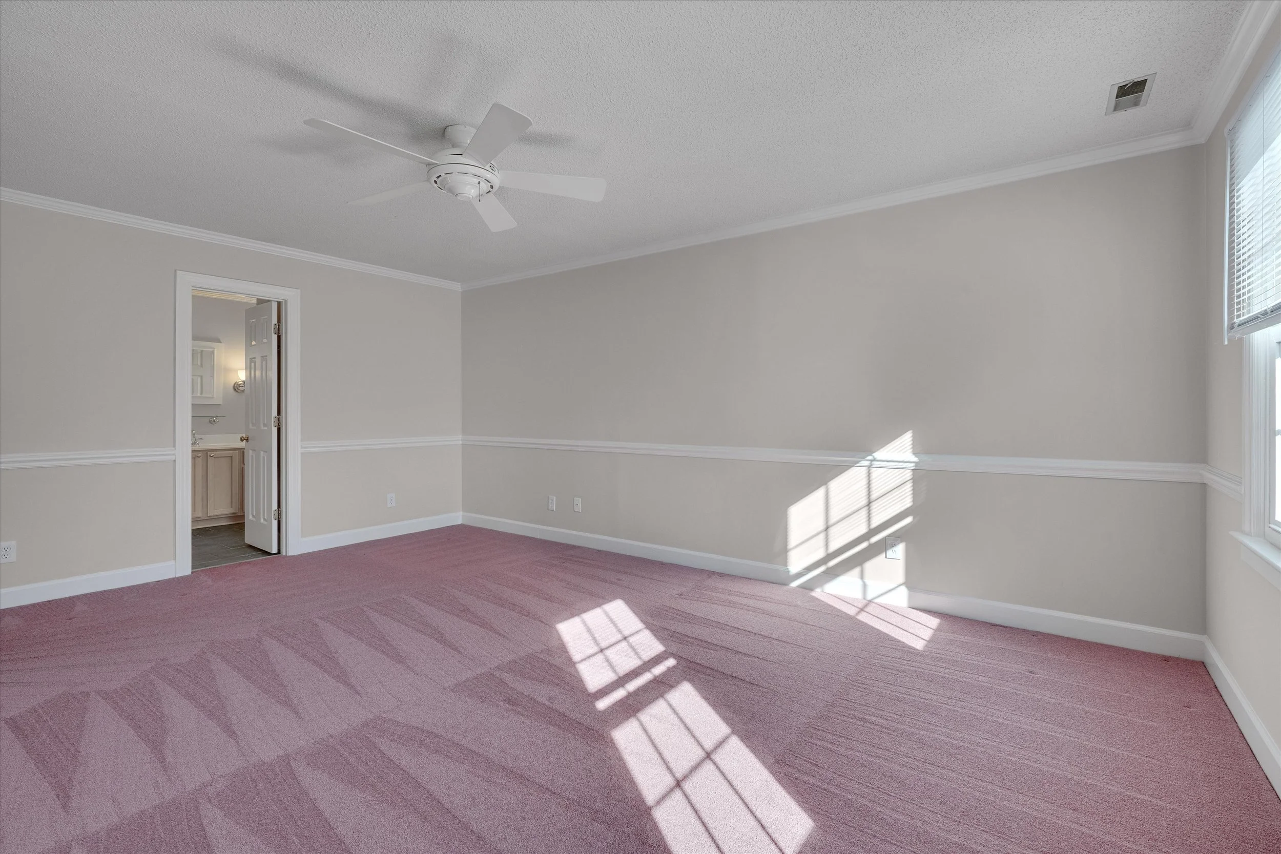 27-6713 Ascot Ct -25.jpg