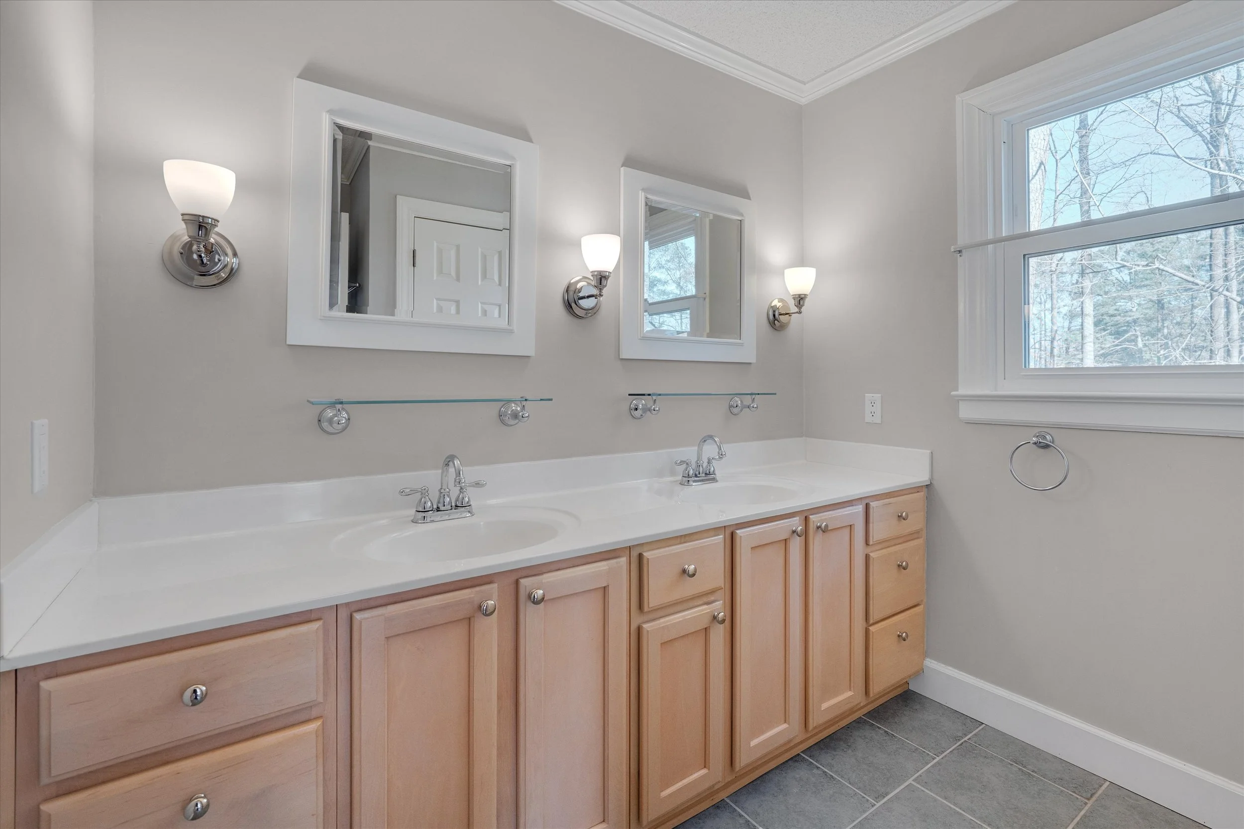 29-6713 Ascot Ct -27.jpg