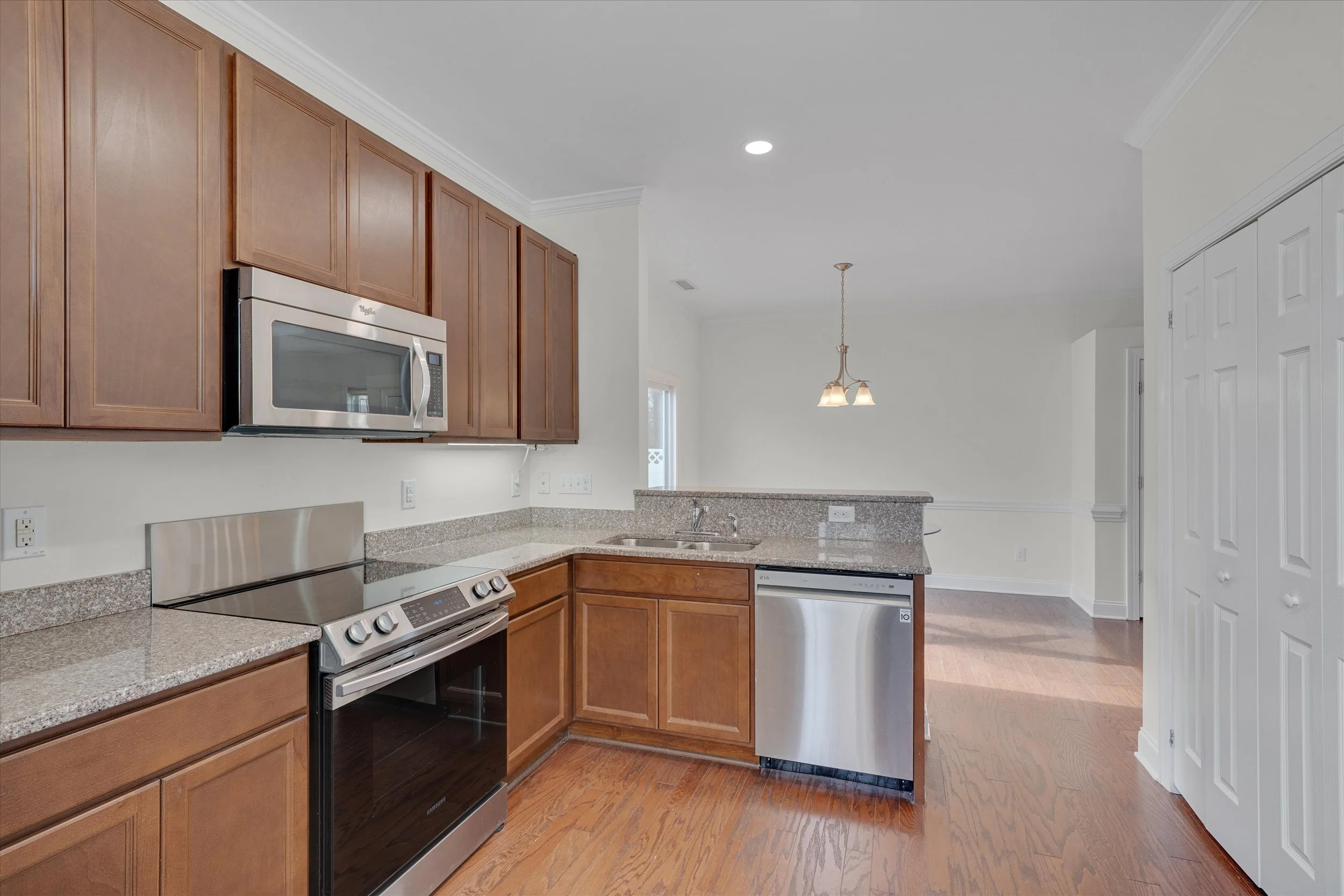 15-1812 Falls Landing-8.jpg