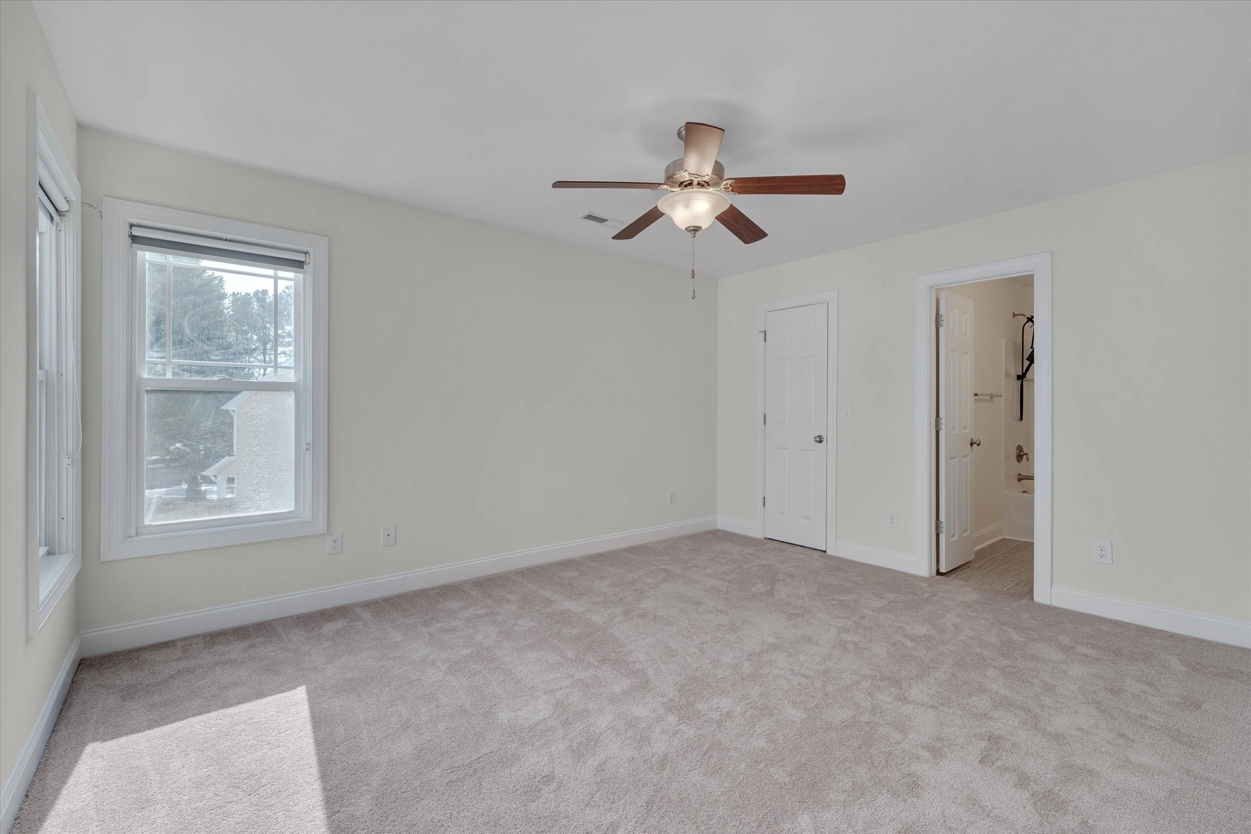 19-1812 Falls Landing-12.jpg