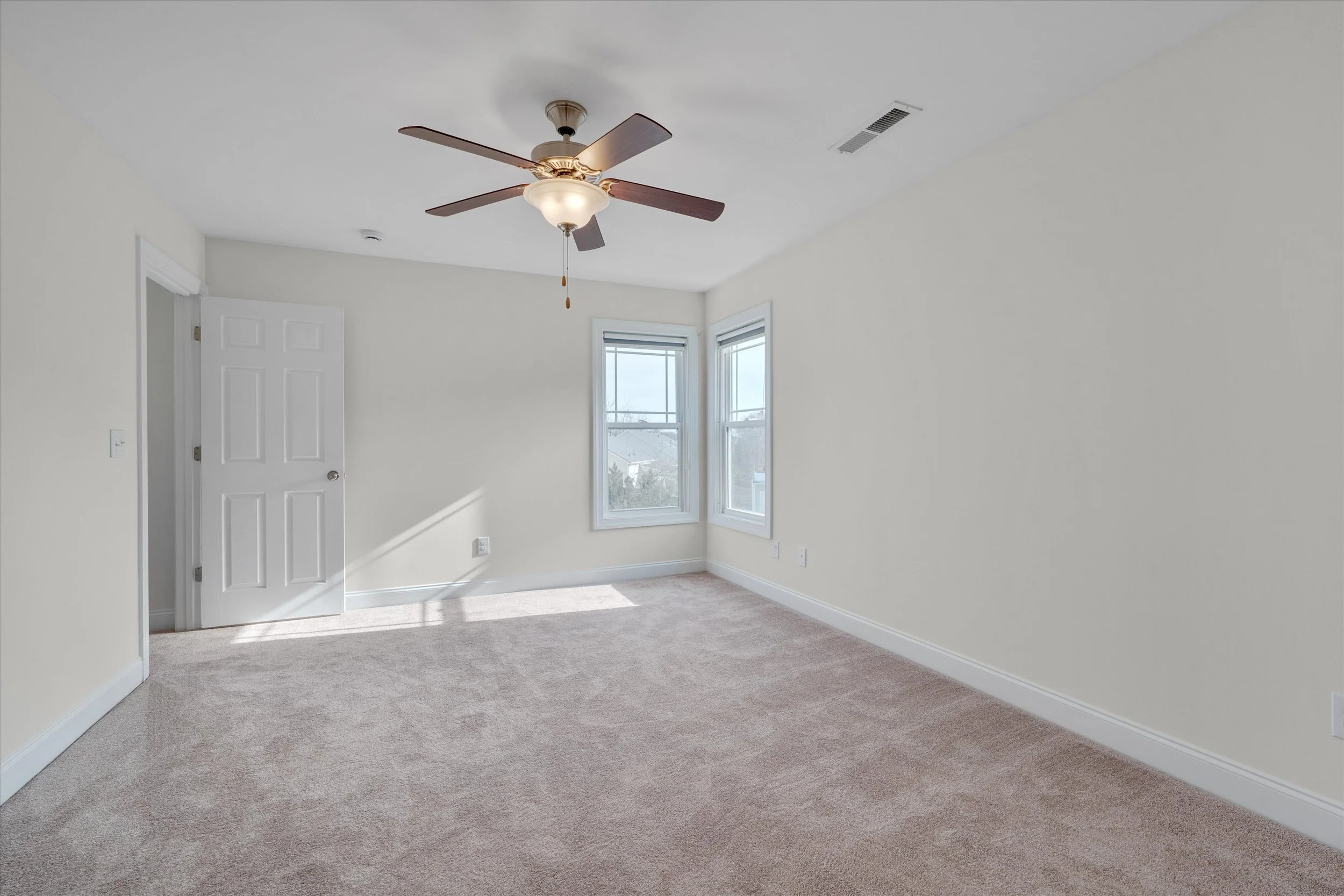 20-1812 Falls Landing-13.jpg