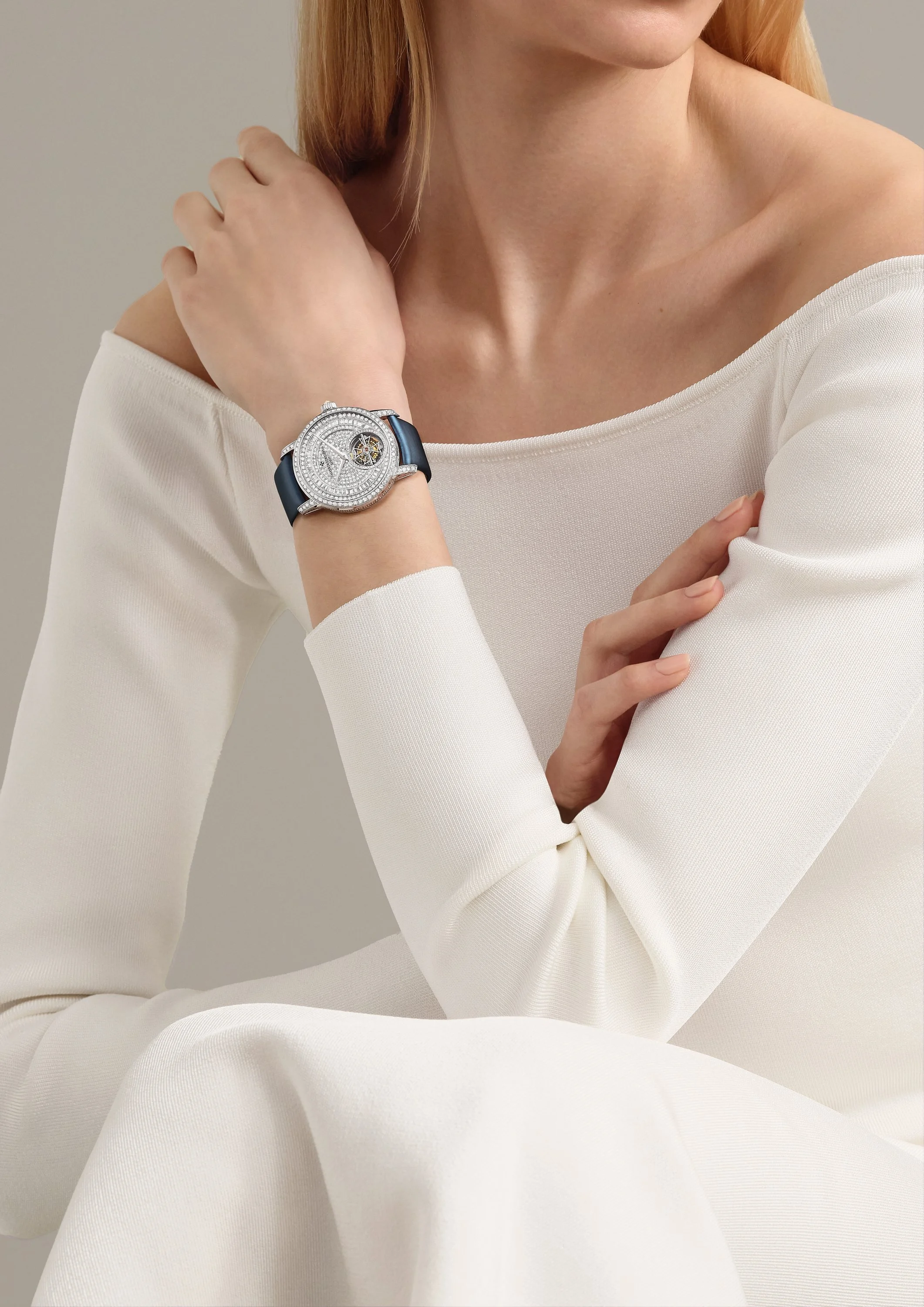 6025T_000G_B635_OU2_F copy.jpg