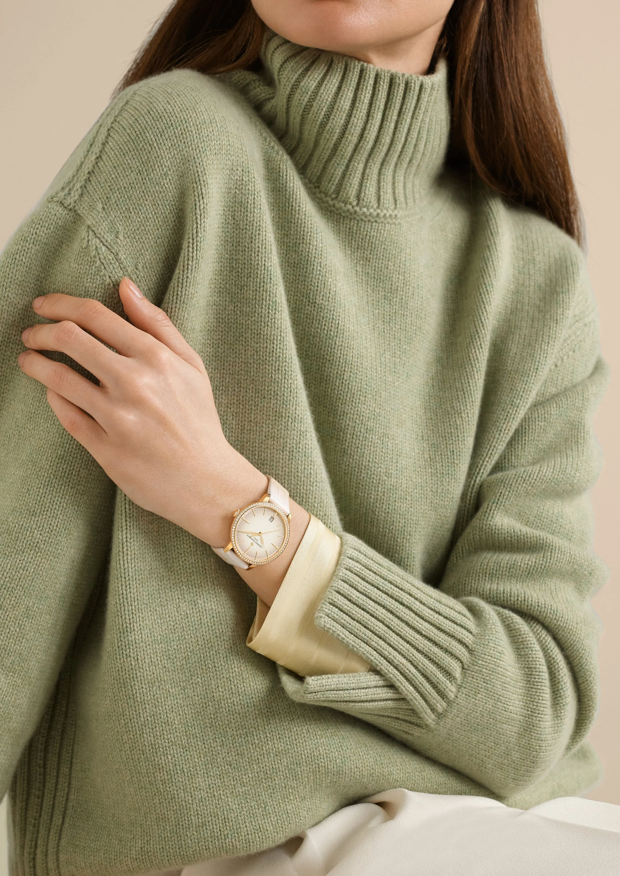 4115U000R-B907__VAC_Patrimony_F_Wide copy.jpg