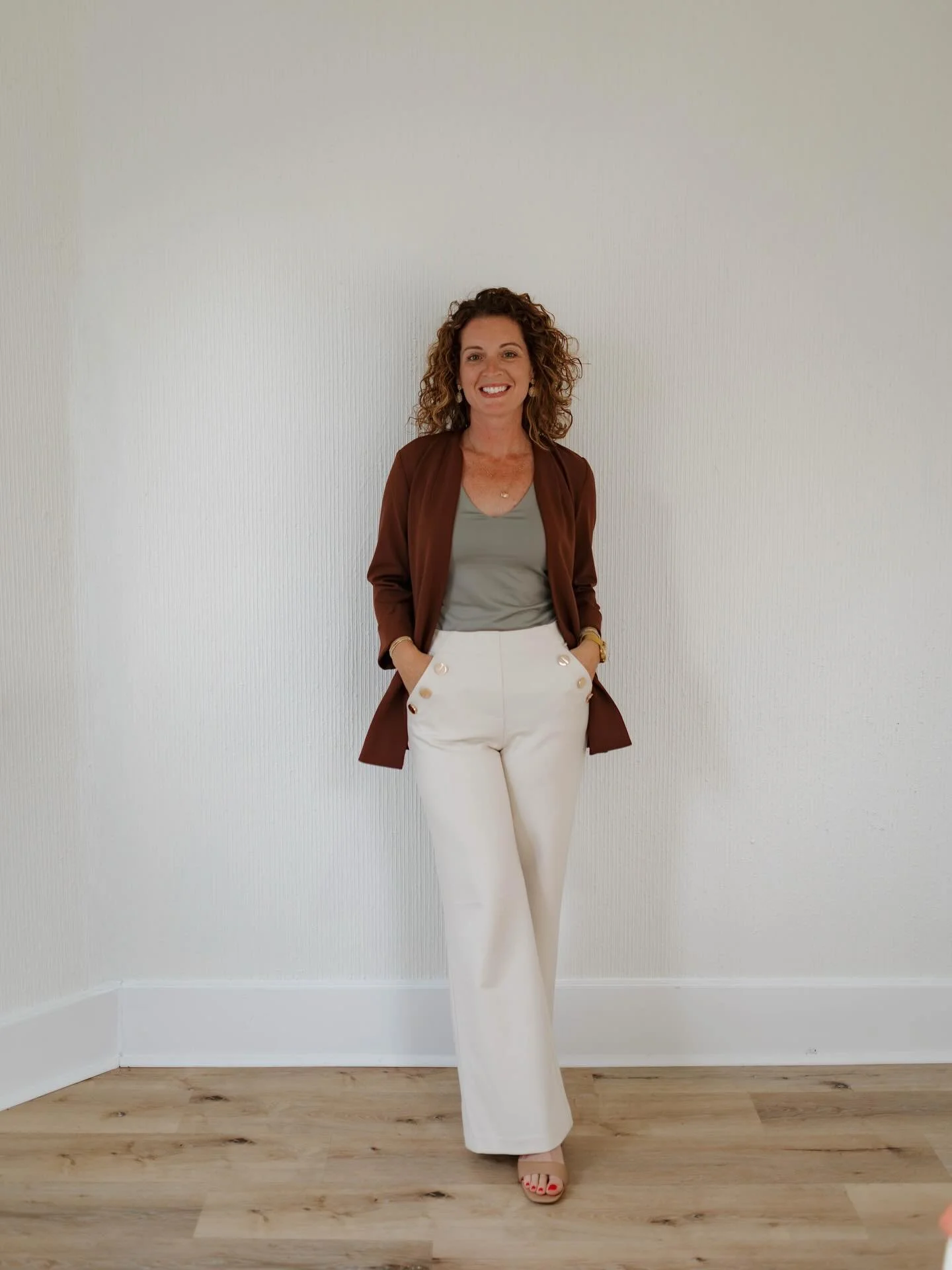 Behind every smooth wedding day is someone fixing 10 things you never even noticed 👀

Hi, I&rsquo;m Kelley James! Your wedding-day problem solver.  I&rsquo;ve been in the wedding industry for 8 years + I started coordinating after realizing how badl