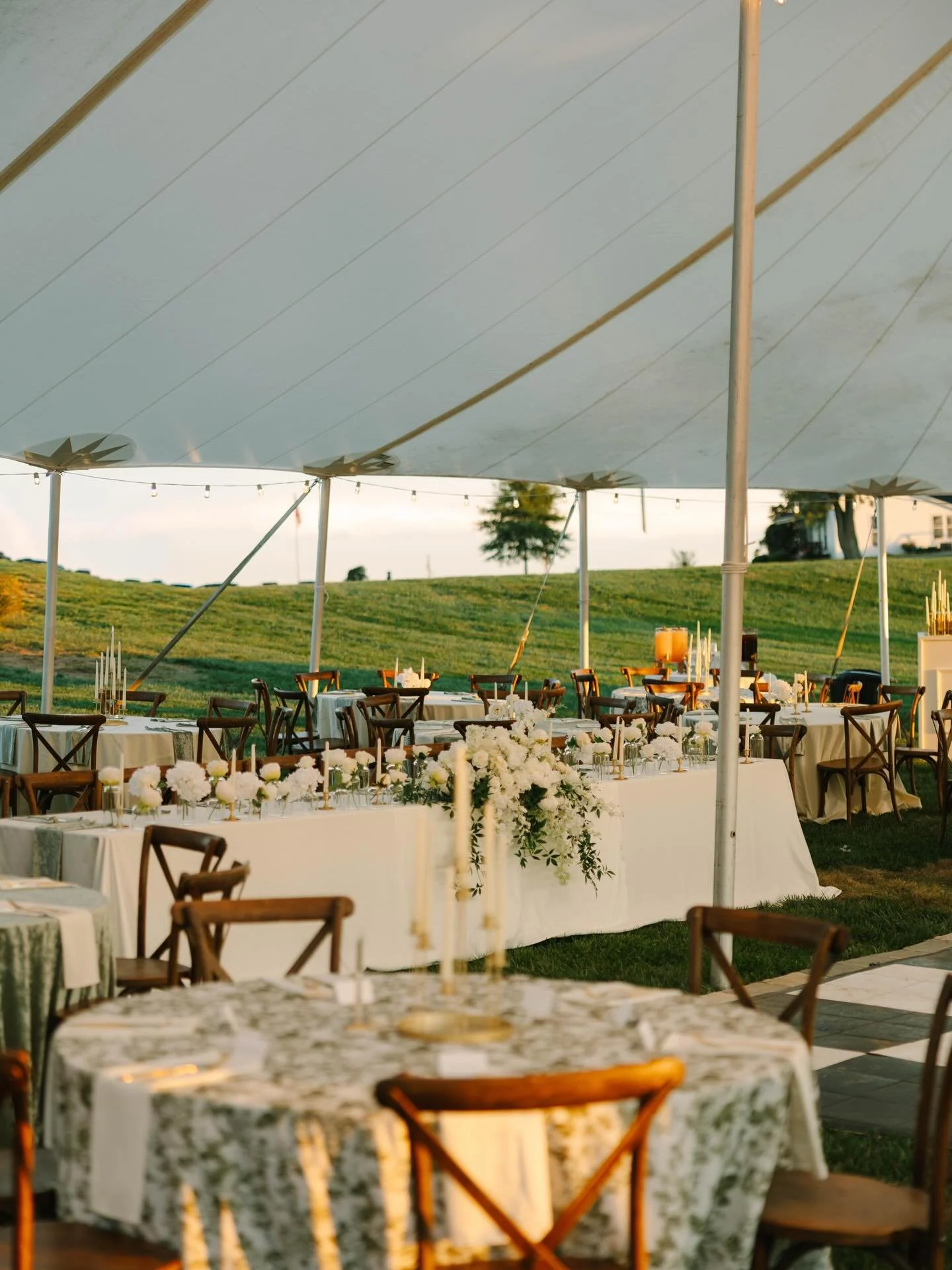 Wedding season is upon us! You&rsquo;ve invested in florals, photos + the perfect venue&hellip;but who makes sure everything actually comes together? 

A great coordinator:
✨Protects your vision 
✨Keeps your vendors aligned 
✨Handles surprises before