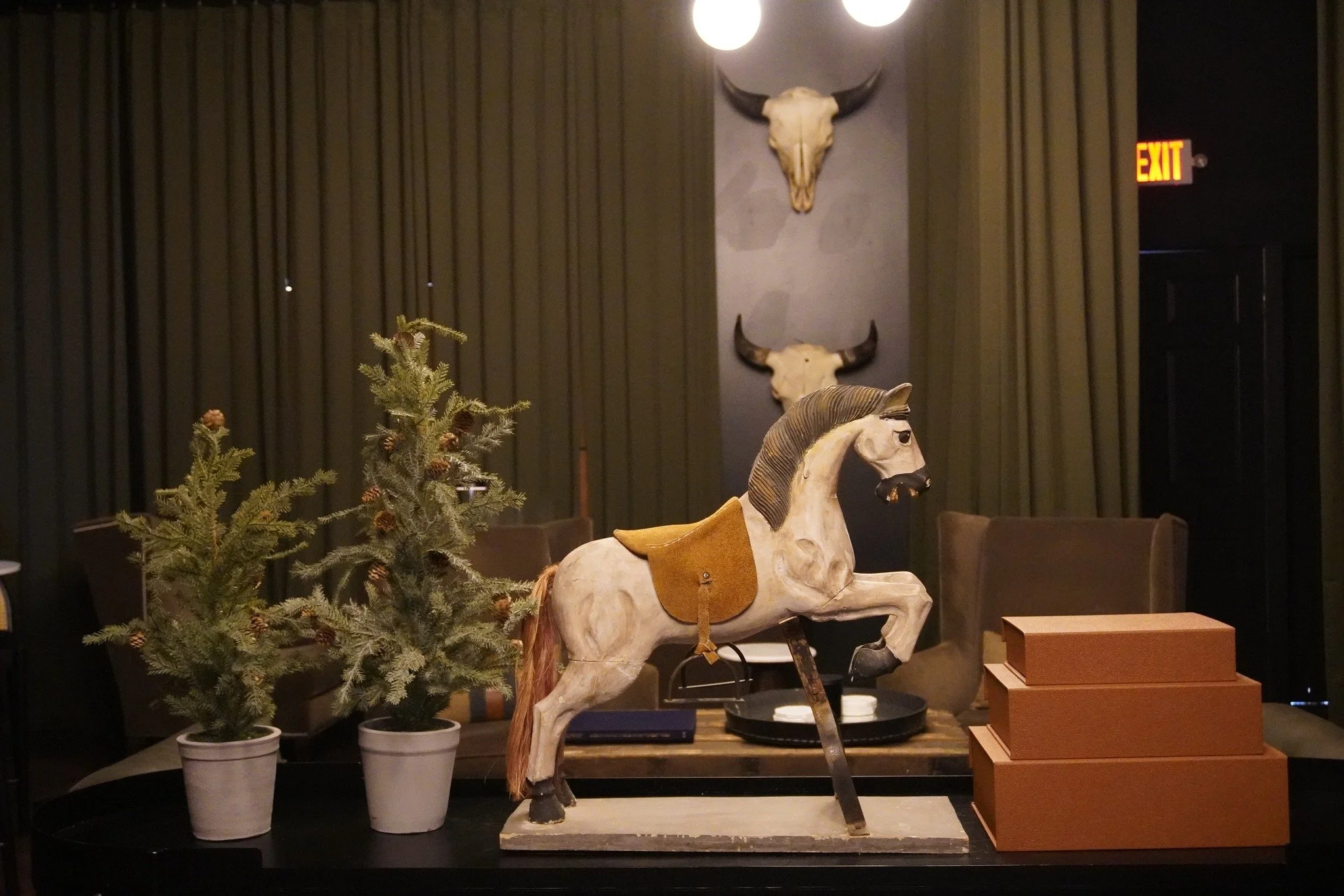 The best nights rarely start with a plan.
Just a good cocktail, the right company, and seeing where the evening goes.
That&rsquo;s usually how it begins here.

Stop in tonight and start the night right.

-
-

#KCcocktails #KansasCityBars #DrinkLocalK