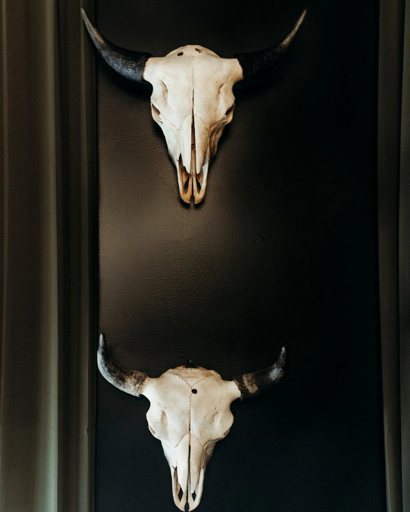 The details matter. From the artwork to the d&eacute;cor, every piece inside 34 South Main helps tell the story of the space we&rsquo;ve created.

Come explore the details and enjoy a drink with us.

-
-

#34SouthMain #LibertyMO #CocktailLounge #Inte