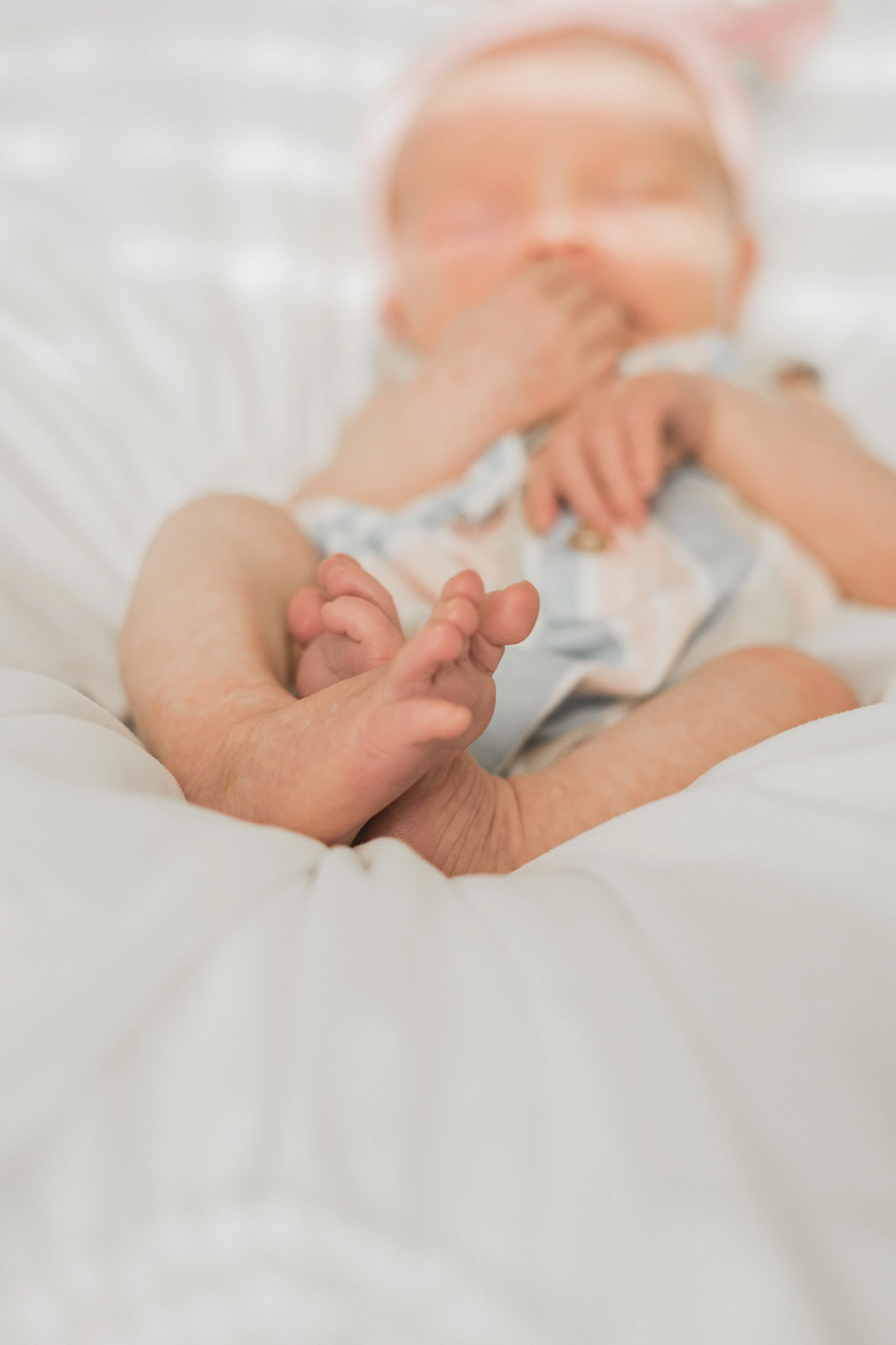 Newborn & Milestones