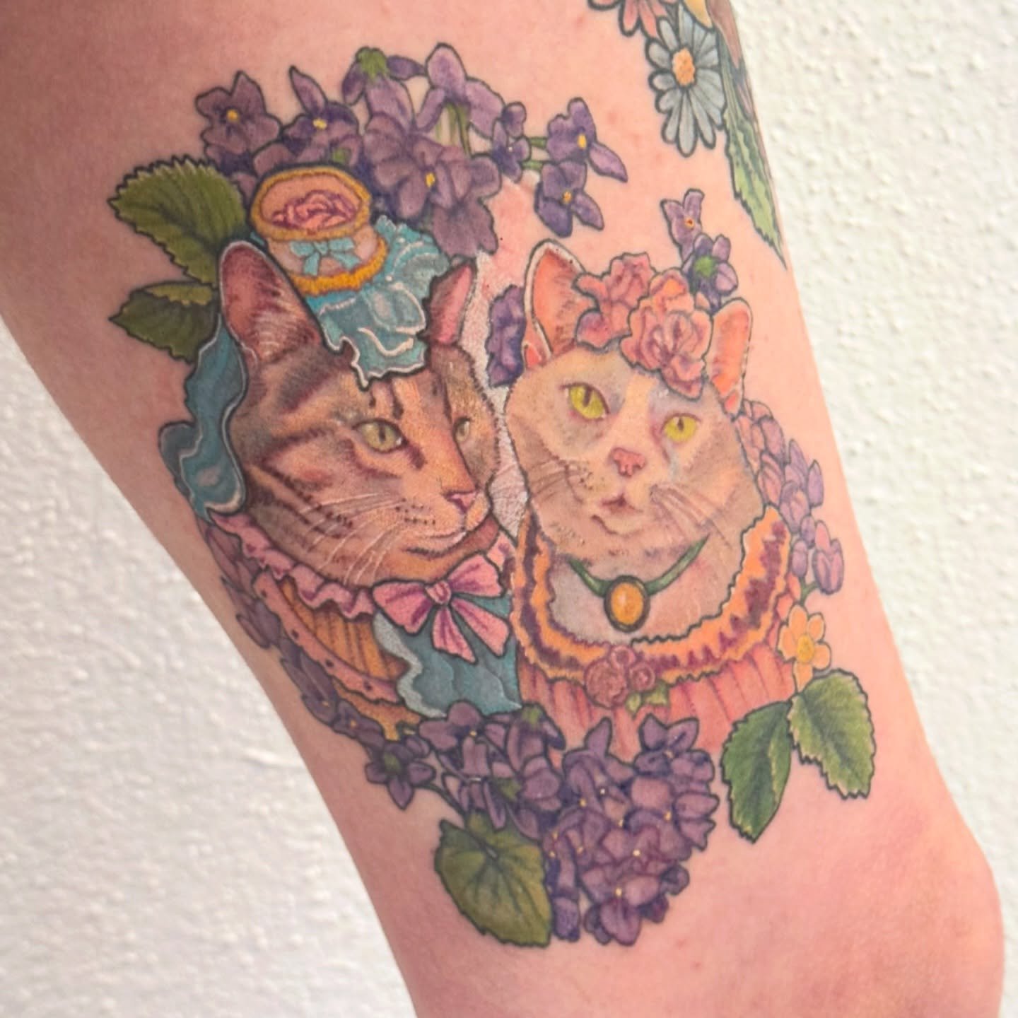 They&rsquo;re in love. 

😻

May need a touch-up session to sharpen a few things, but I really love how these sweet work kitties of Mal&rsquo;s came out!