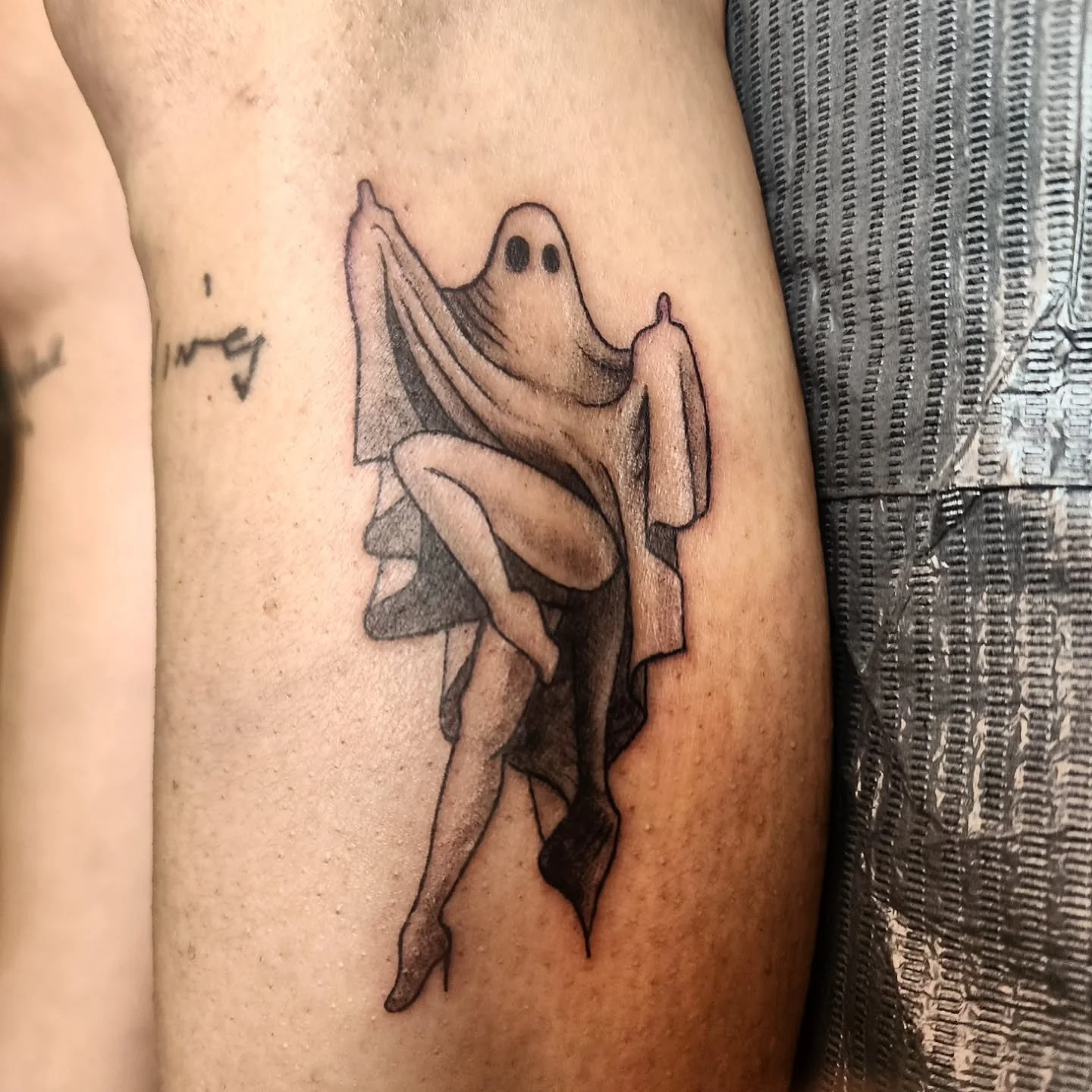 Thanks for the incredible Fri13 🖤started with 2 from the flash and went off-road quick lol 🤣 had a blast with new and old friends! Come out this weekend for a mural reveal on the back of the studio! 
Taking walk-ins all week for smallish thangs (12