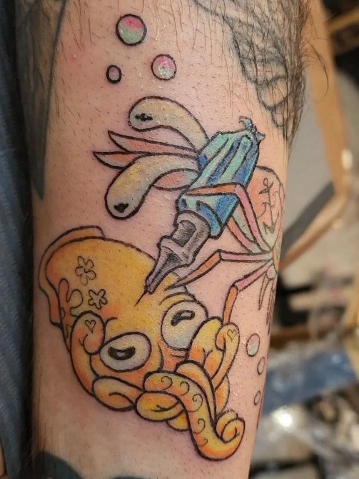 A shrimpin tattoo artist with eye strain! "Are ya ready"? 🦐🎨 Some silly gap filler for my friend and fellow tattooer, @matthewmahantattoo!! 

🌋🔥Make sure you follow our NEW page, @irongatestudios.tx and all the amazing peeps and associa