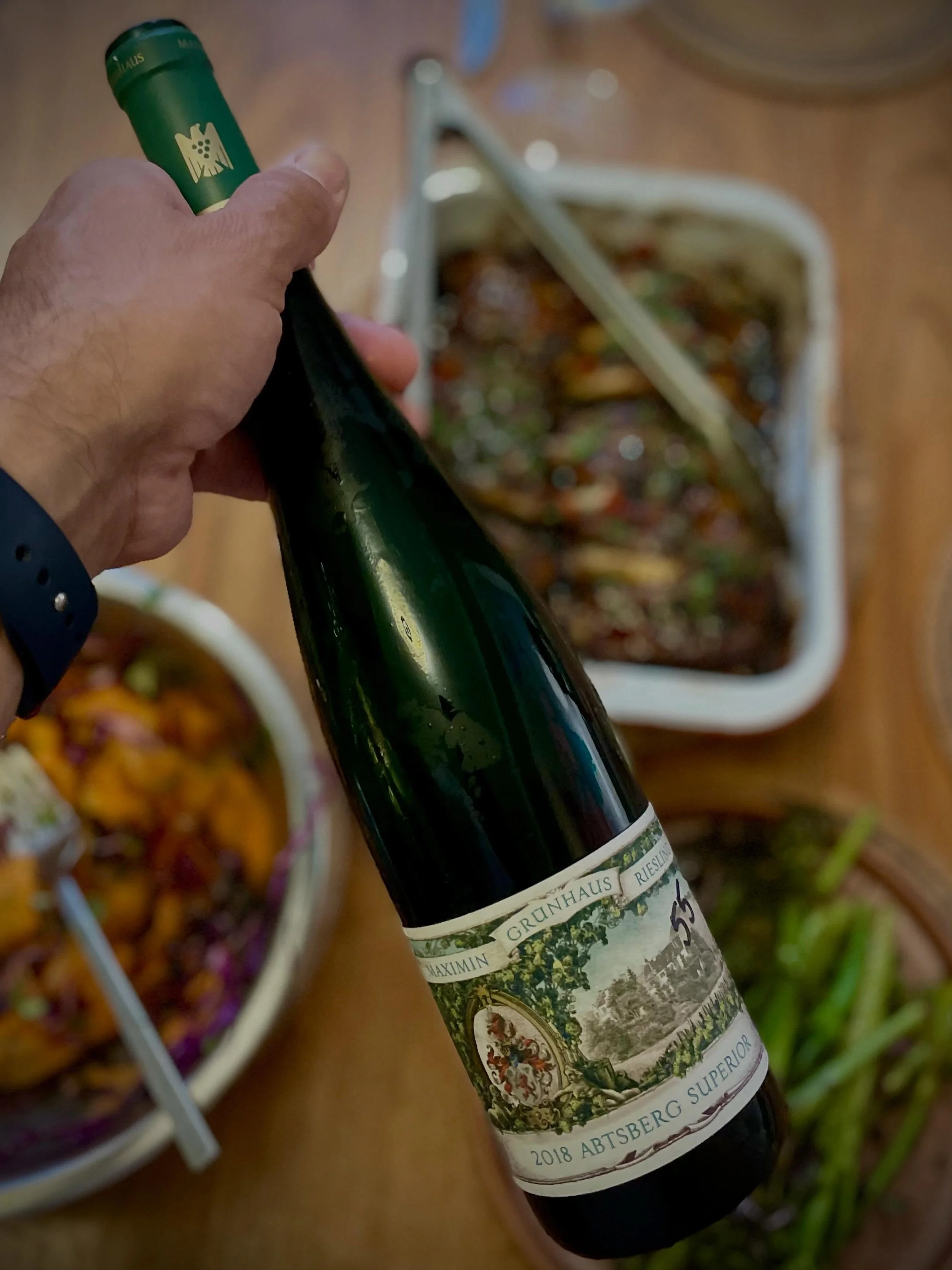 Last night&rsquo;s wine: 2018 Maximin Gr&uuml;nhaus Abtsberg Superior Riesling Feinherb, enjoyed with Asian-style sticky ribs.

The pairing was fab! The wine had just enough sweetness to complement the sticky glaze, while the bright Ruwer acidity kep