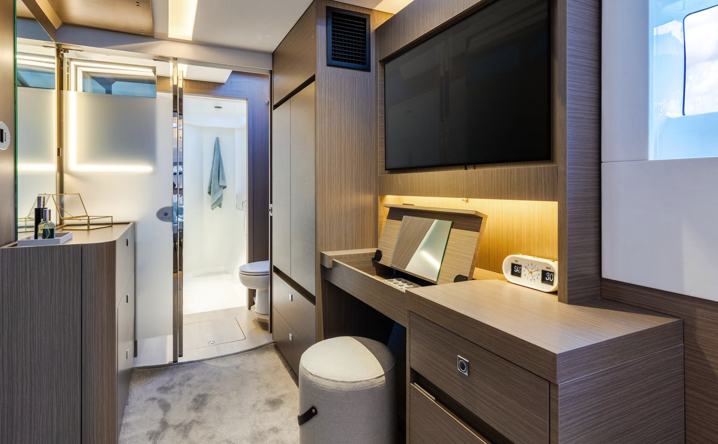 14. Owner Cabin .png