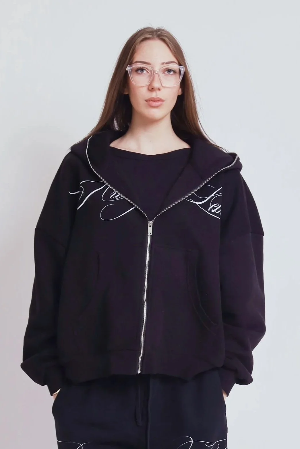 Facetune_28-04-2026-18-26-11.jpg