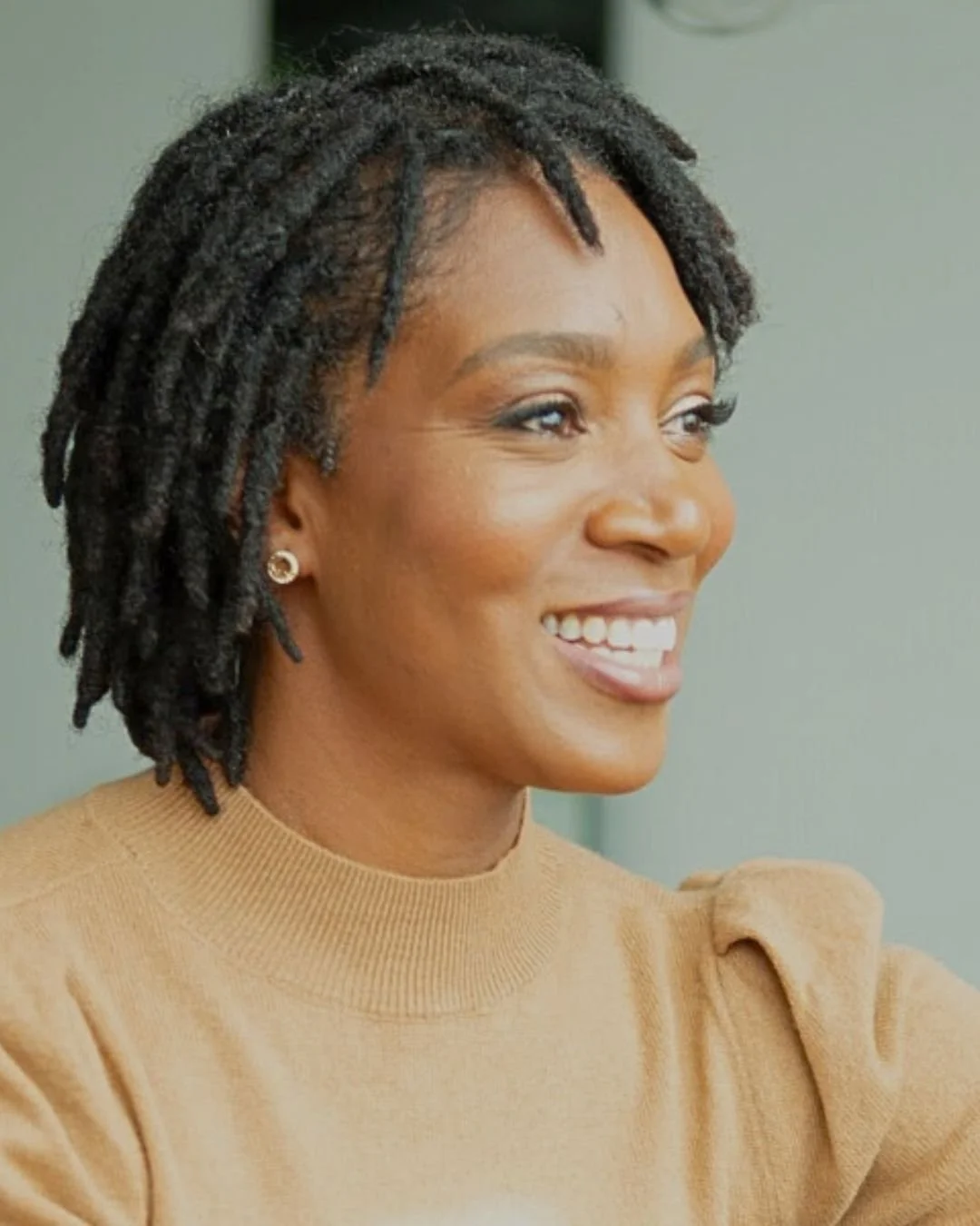 Headshot Toronto Studio