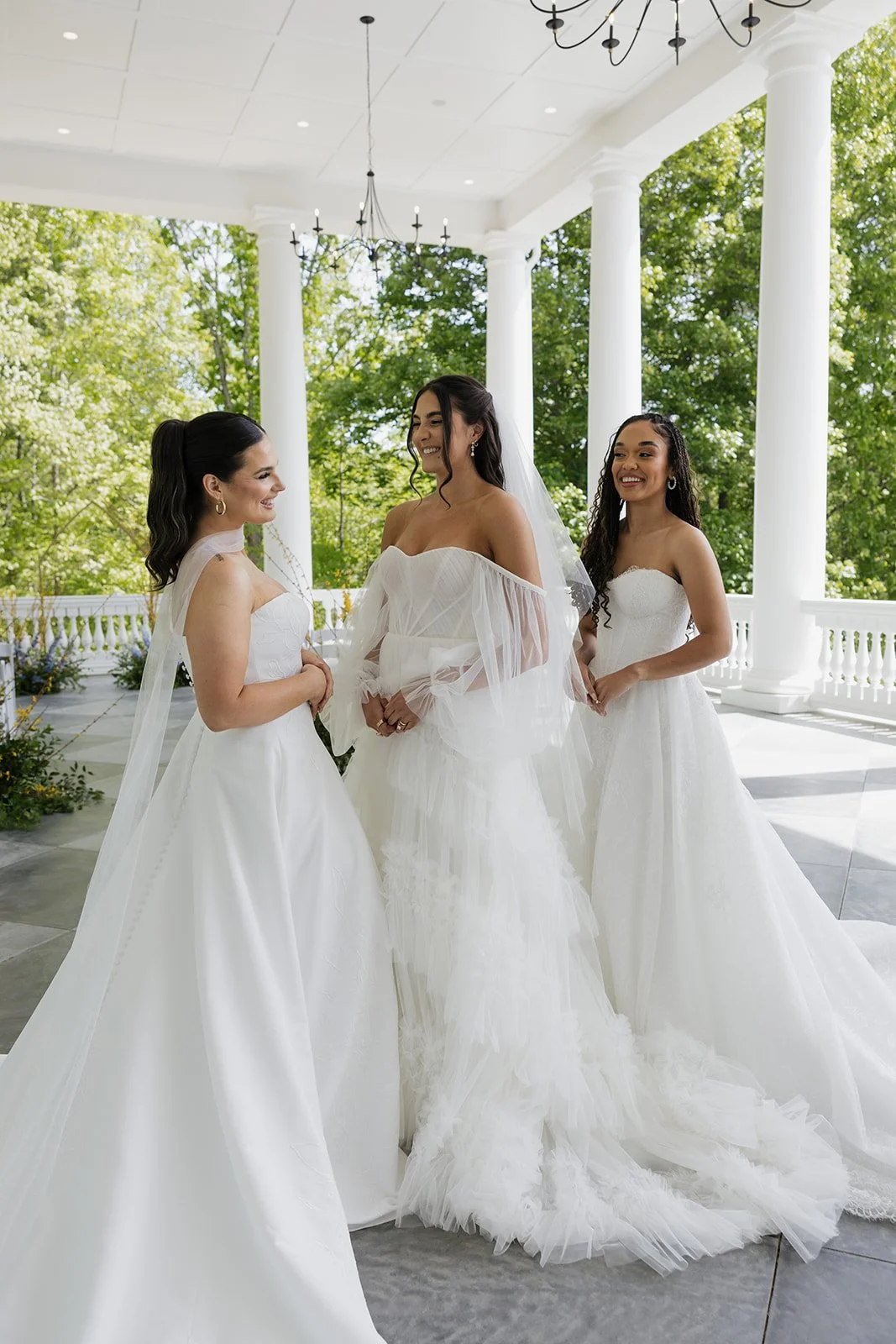 How Many People Should I Bring Wedding Dress Shopping