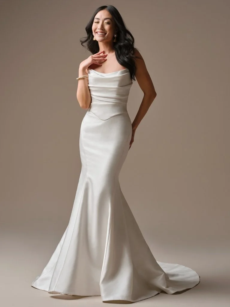Maggie-Sottero-Maureen-Lane-Fit-and-Flare-26MS472A01-Alt51-IV002.jpg