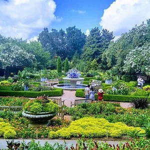 Woolford Gardens 6.jpg