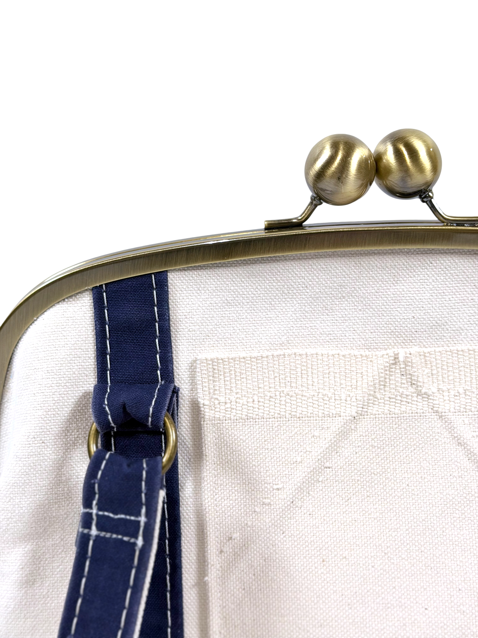 Kisslock tote Navy IMG_0534.png