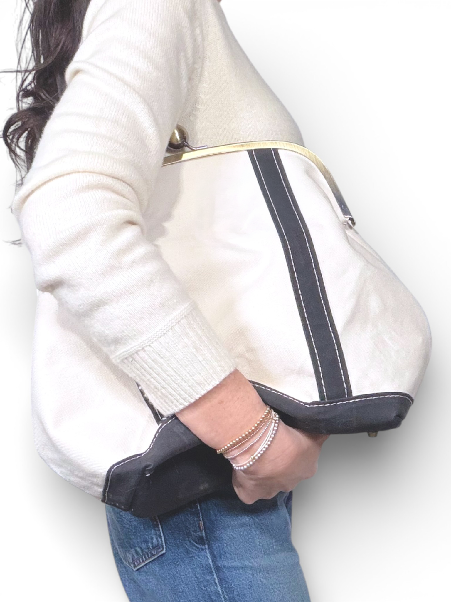 Kisslock tote Black NO PATCH IMG_0581.png