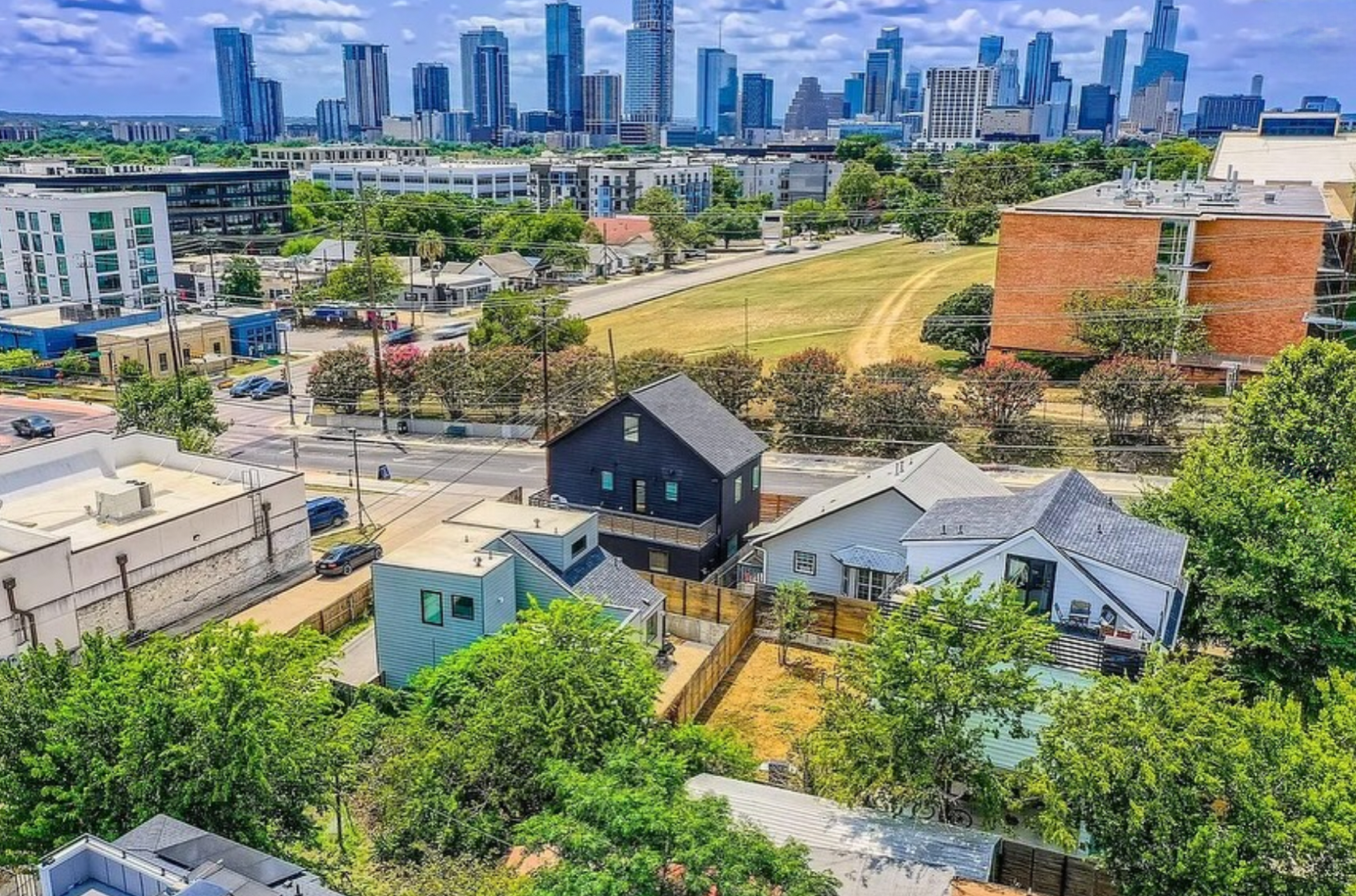 708 chicon outdoor bird shot.png