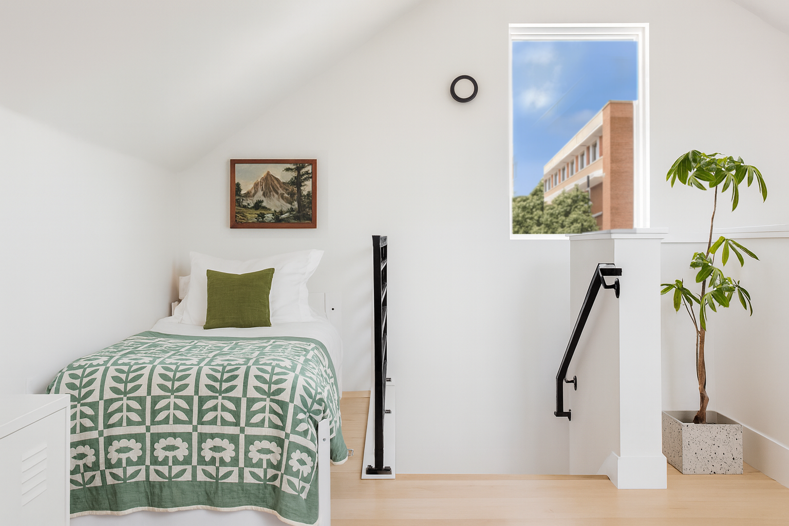 Airbnb Austin East Bedroom Hotel.png