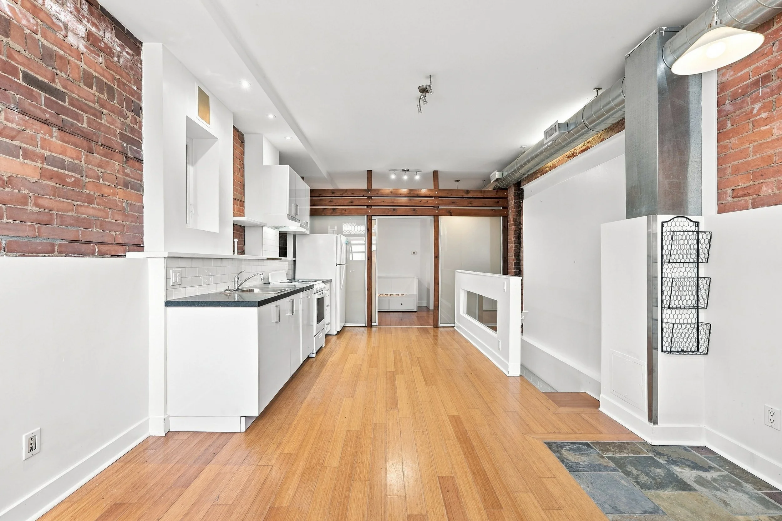 208GreenWood_002.jpg