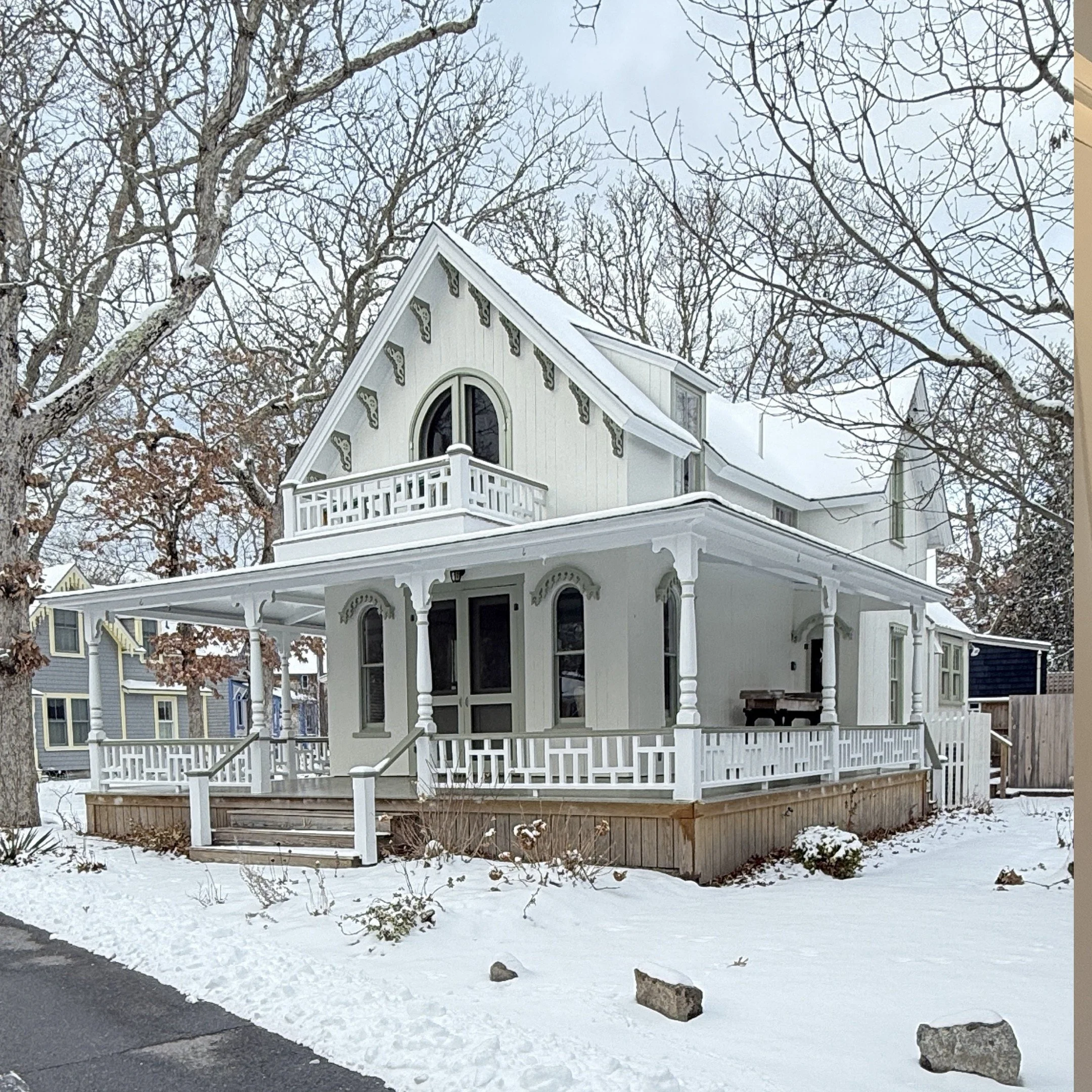 Custom home design-build exterior Oak Bluffs, MA Martha's Vineyard | Veng Design and Remodel MV