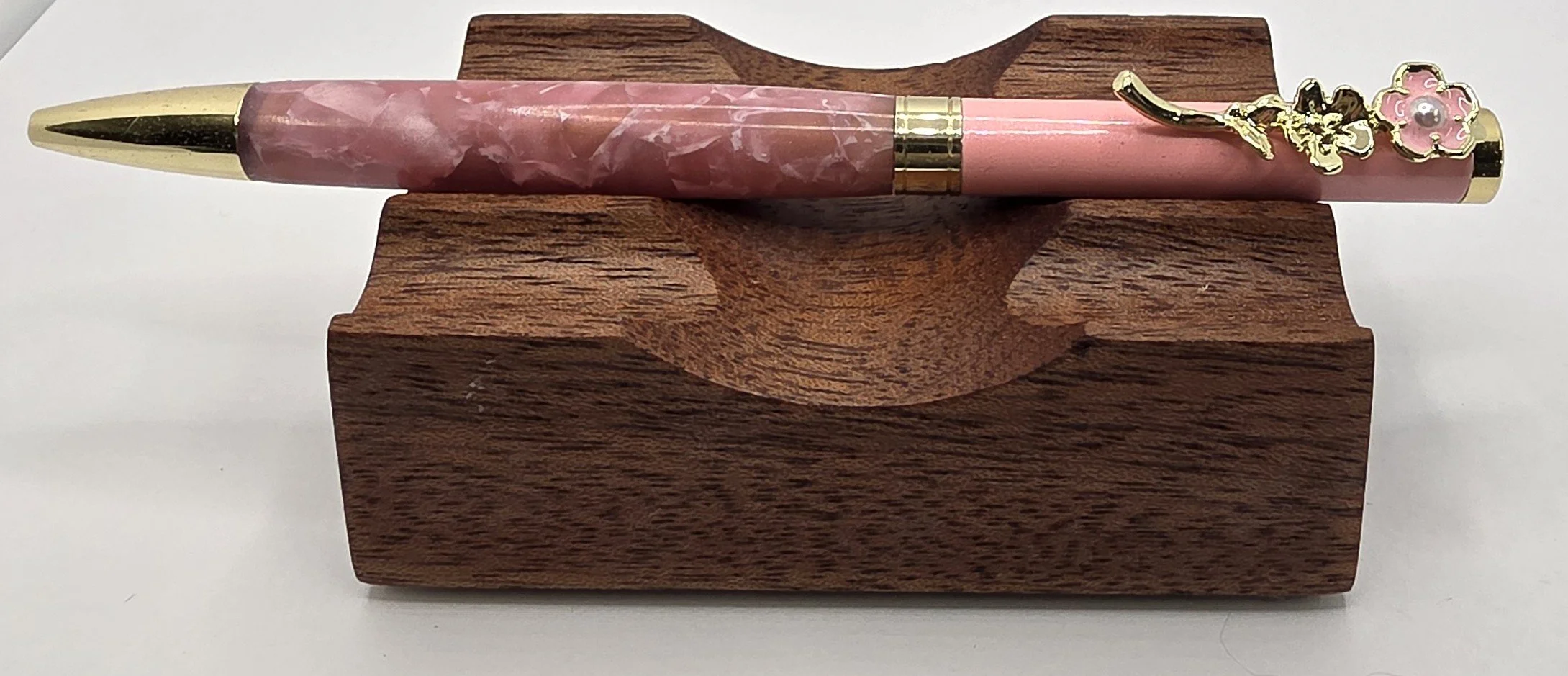 Elegant Floral Blossom Pen
