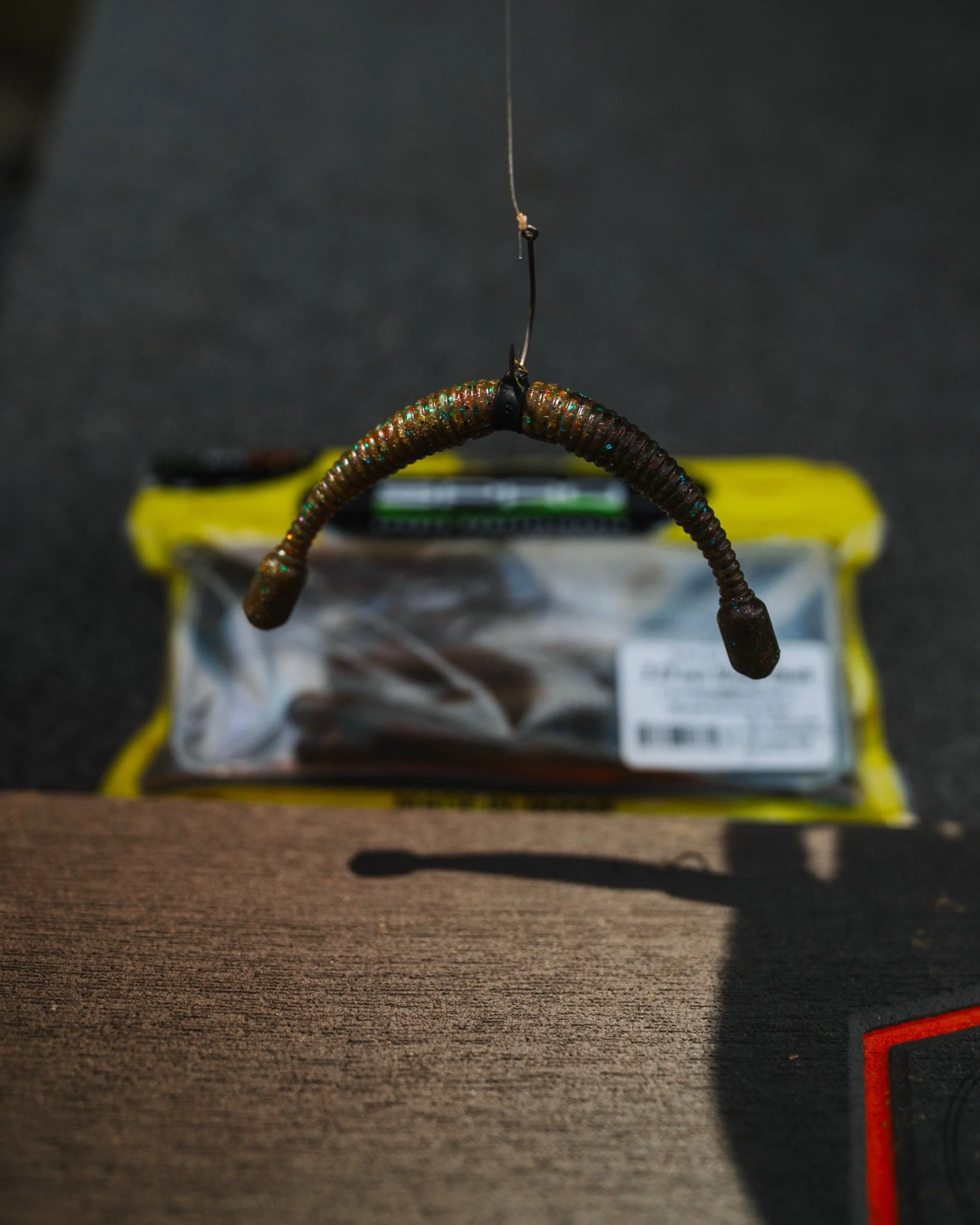 Shallow CANDY 🪱 
&bull; The brand new #WackySnack is the DEAL on pressured fish up shallow. Designed by two of the most deadly sight fisherman on the planet this is one you don&rsquo;t want to miss out on. Even more wobble&hellip;with a middle secti