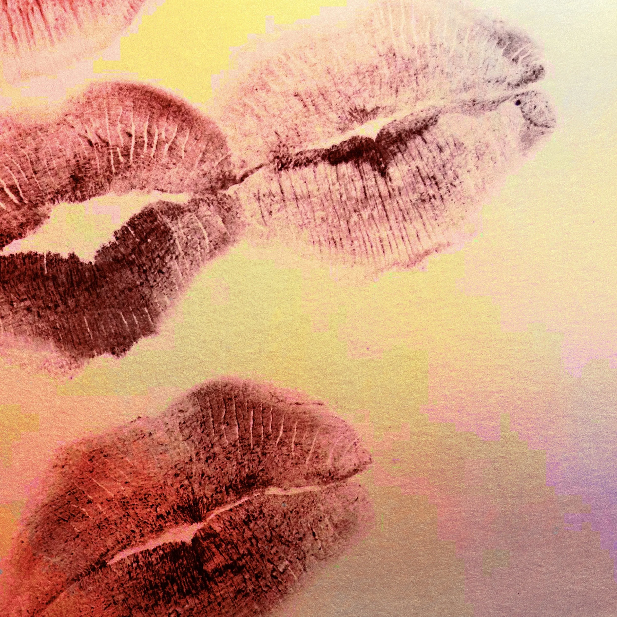 KISS ME THRU THE PHONE