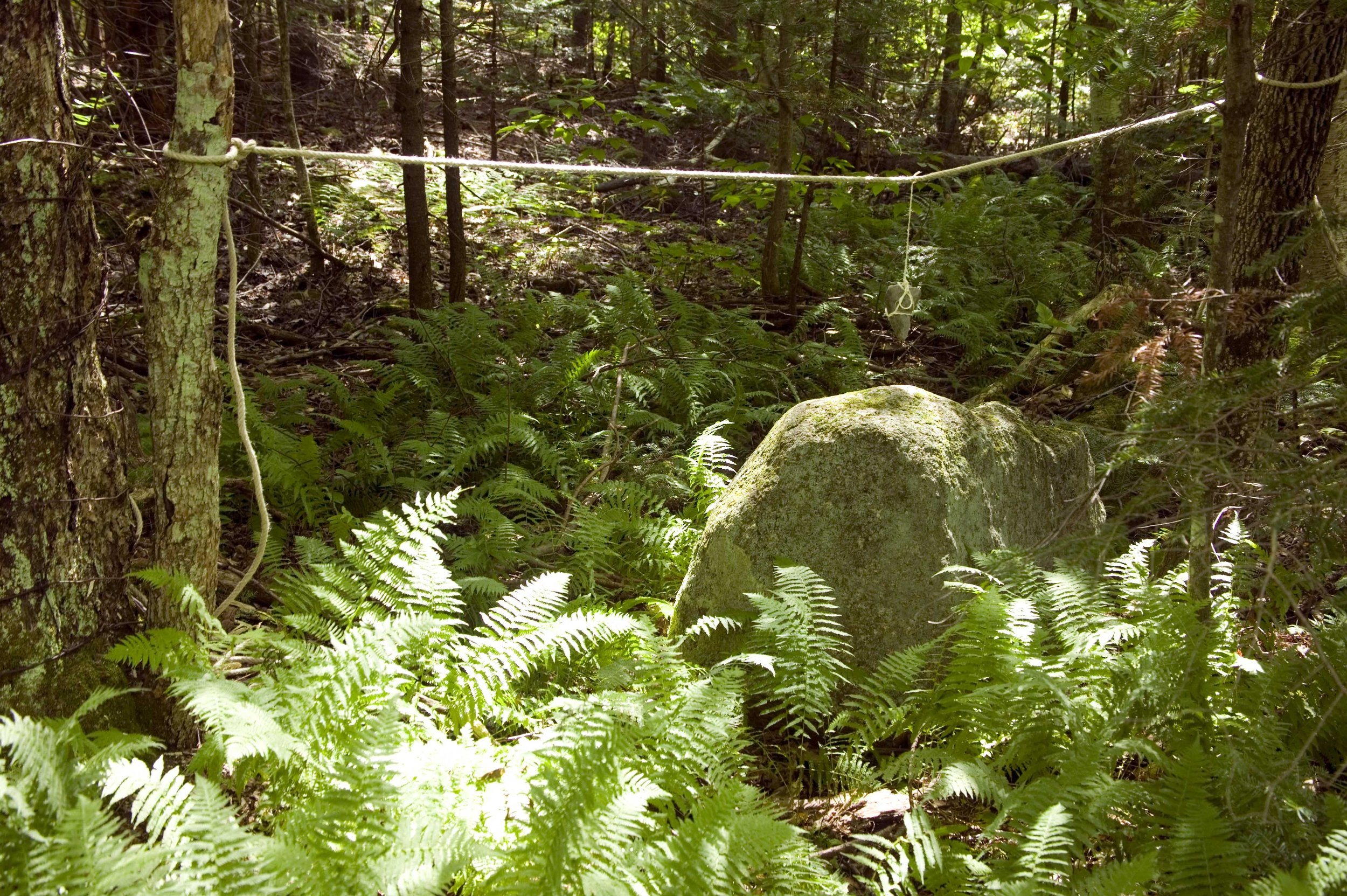 Adirondaks Suspended Stone