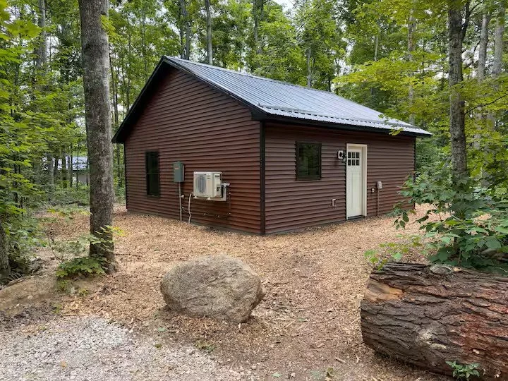 cabin 6-1.jpg