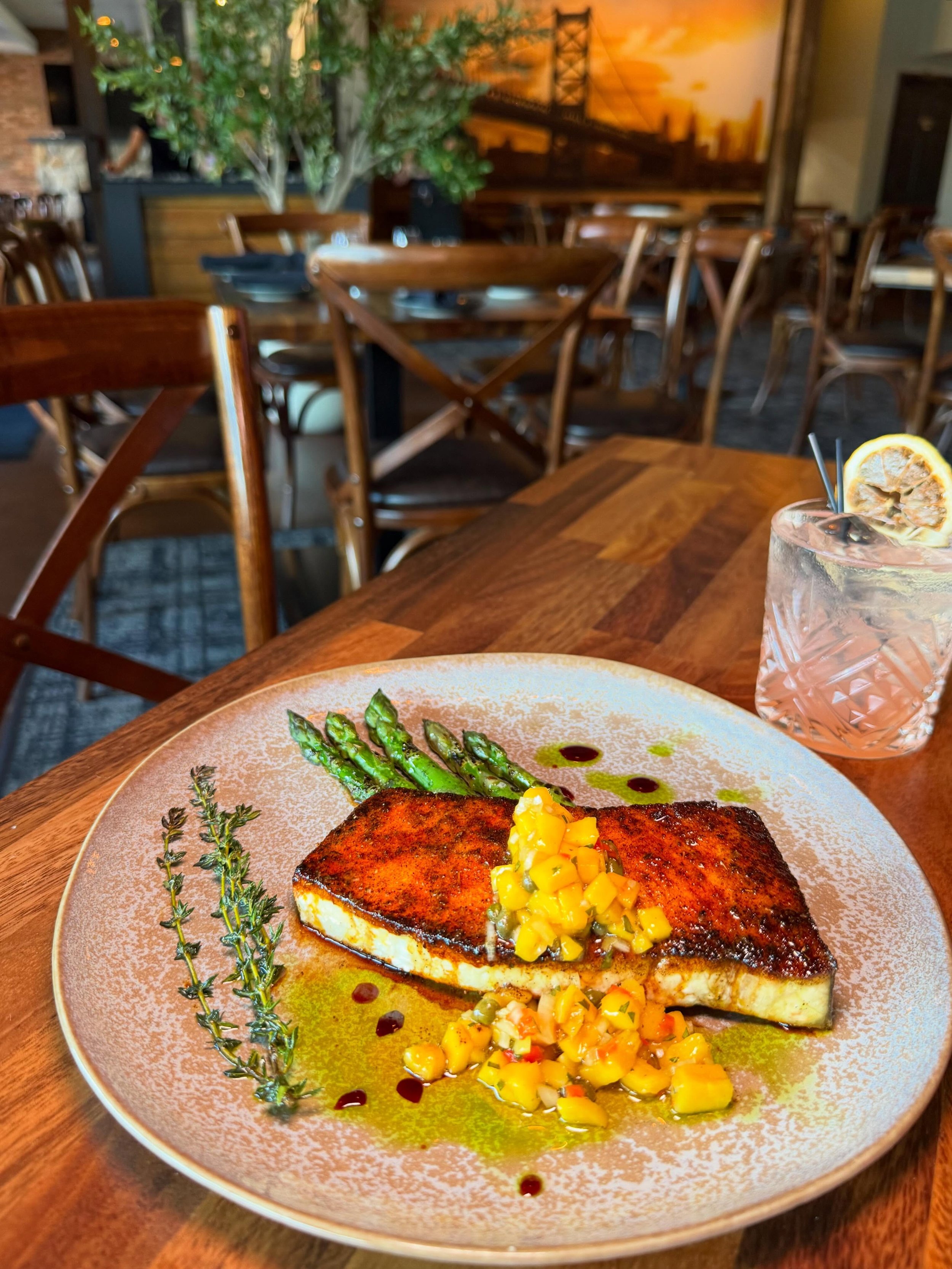 Swordfish special served with fresh mango salsa &amp; lightly charred asparagus!🐟🥭