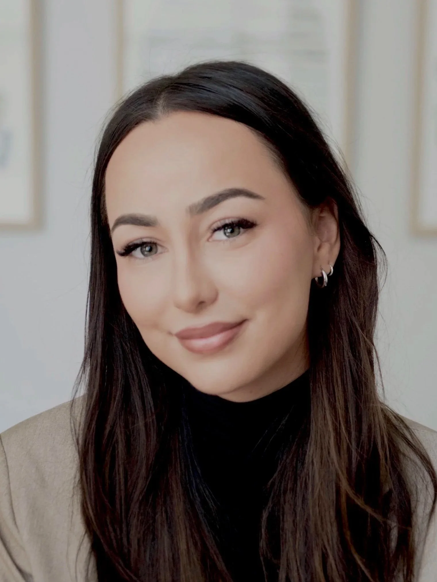 Dr. Klaudia Badr, clinician providing psychodynamic psychotherapy in Chicago