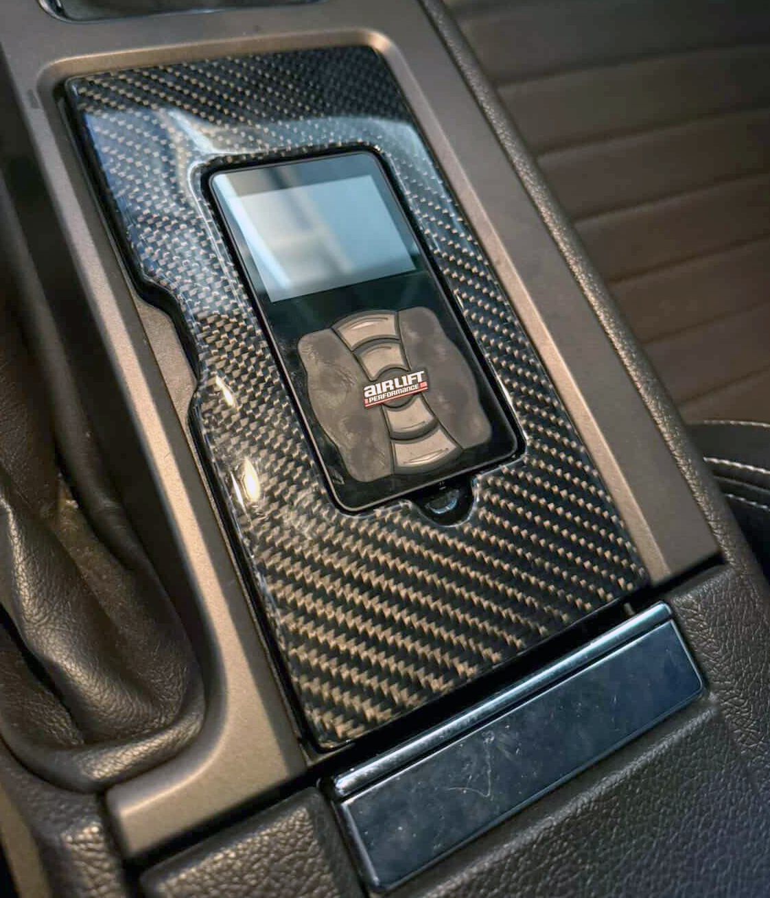 Carbon Fiber Trimed 11-14 Mustang Airlift 3P/3H cup-holder mount