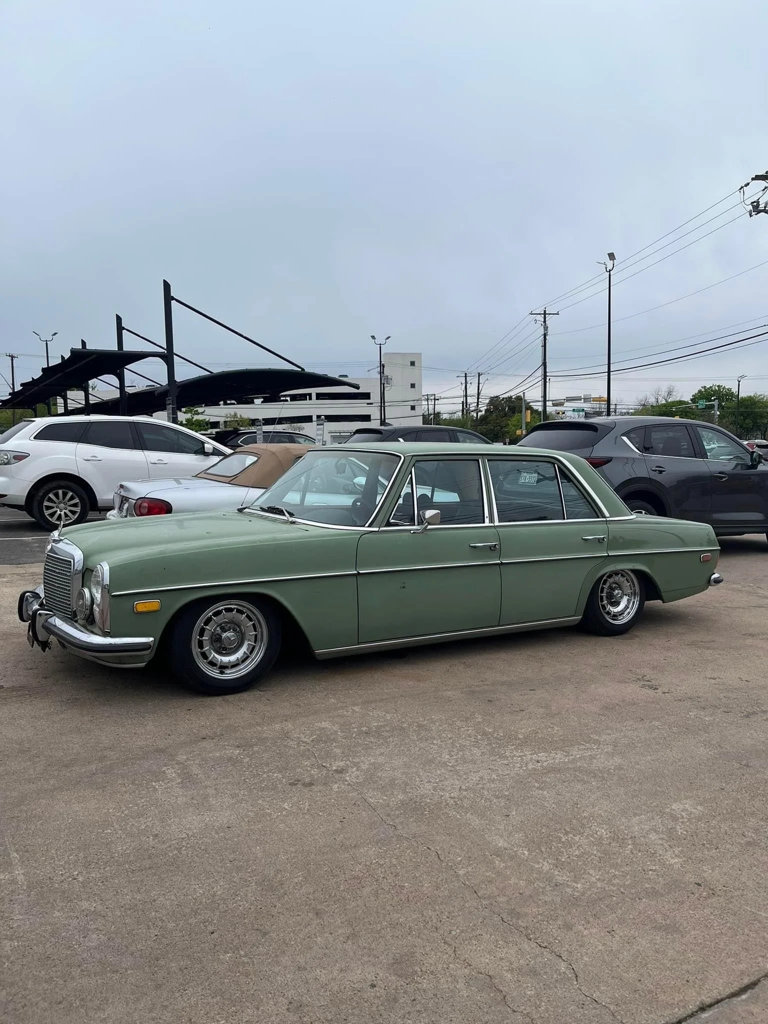 71 Mercedes 210 Trunk Setup